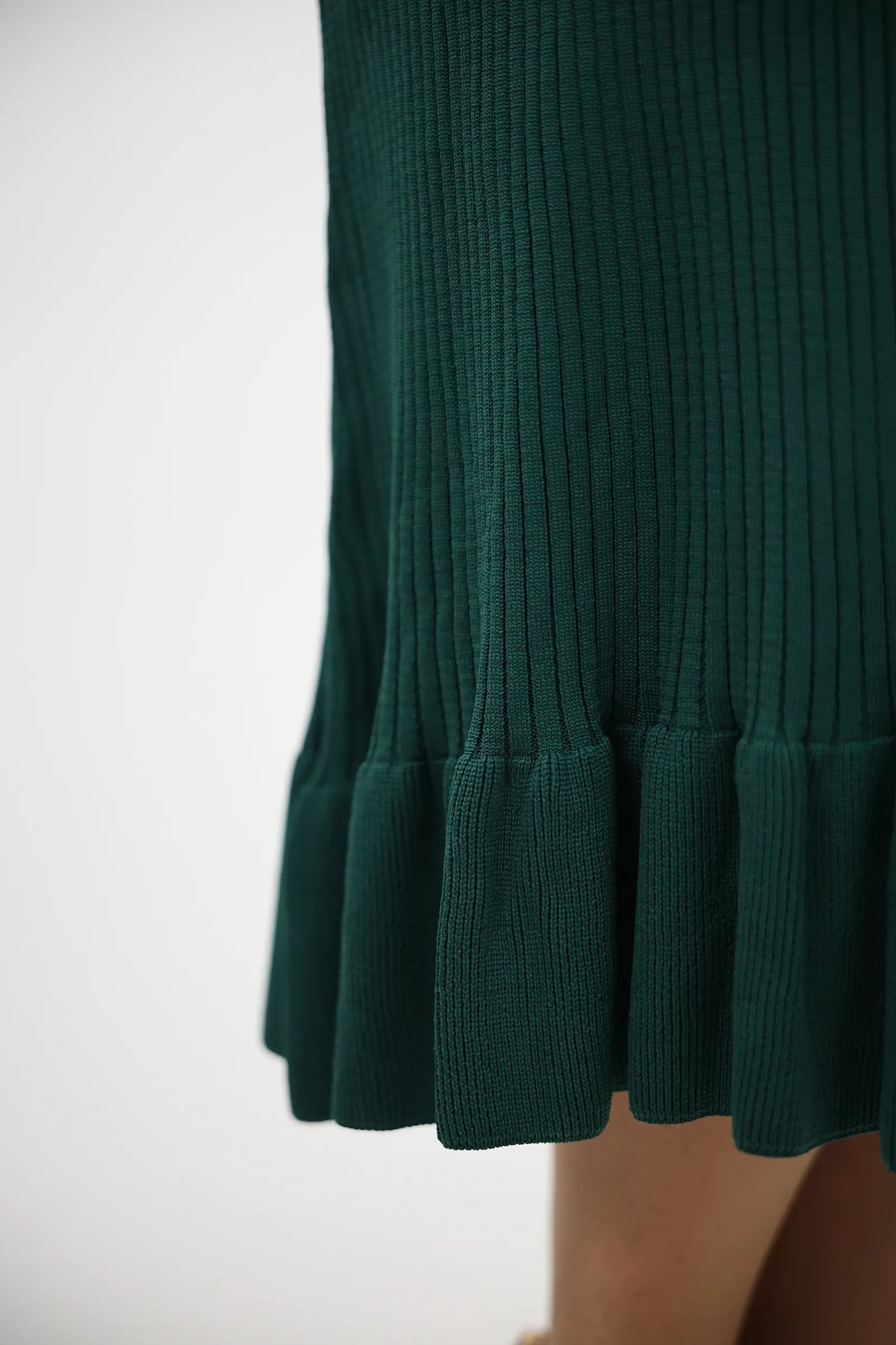 Fustan knit ruffle