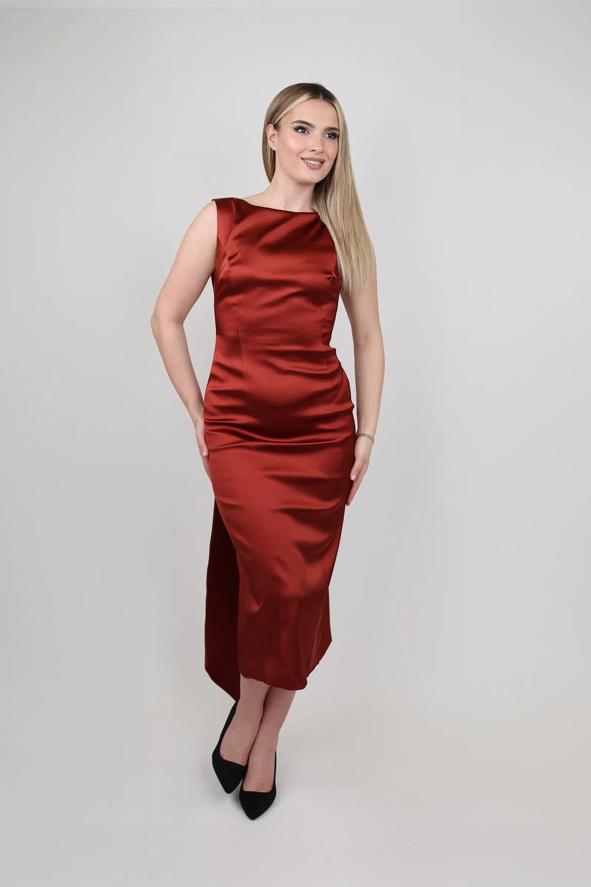 Fustan satin boat neck