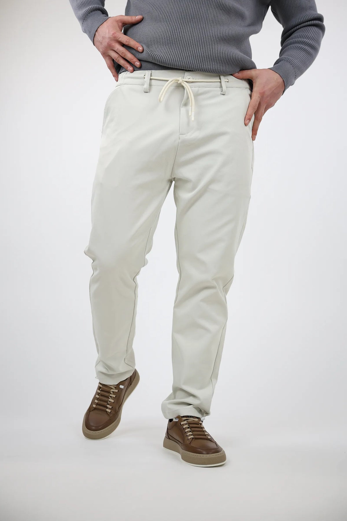 Pantallona slim fit chino