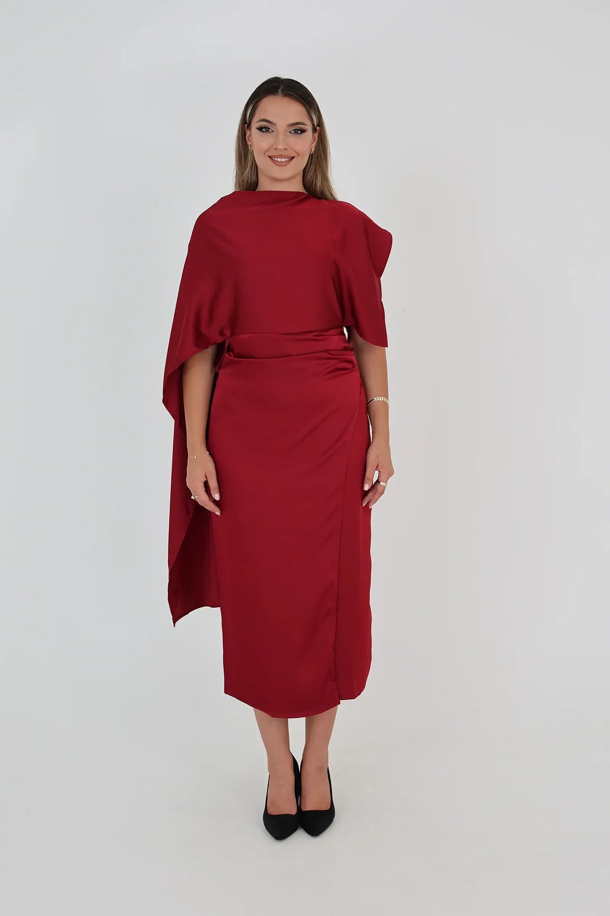 Fustan flowing cape-like