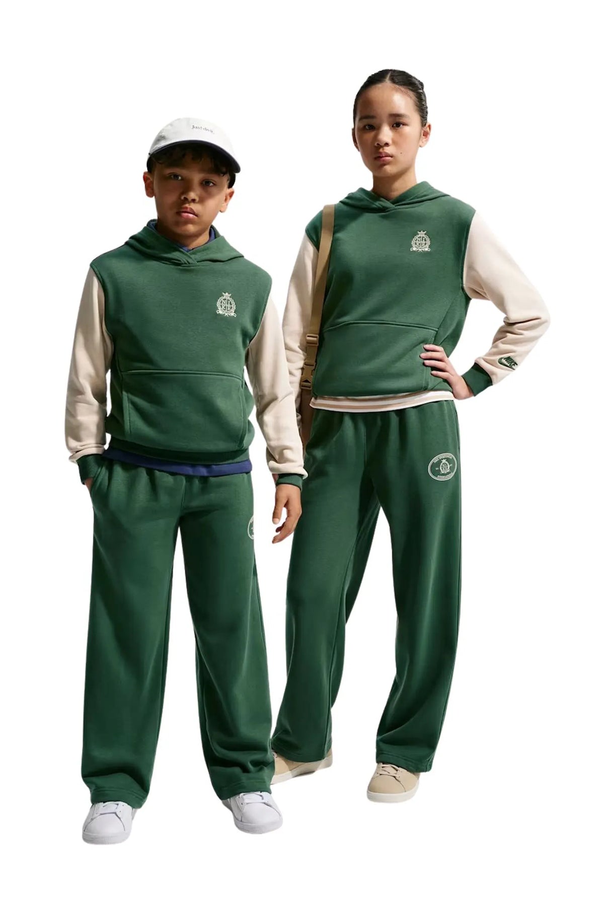 Trenerka nike sportswear club older kids' french terry open-hem trousers IV5264-323