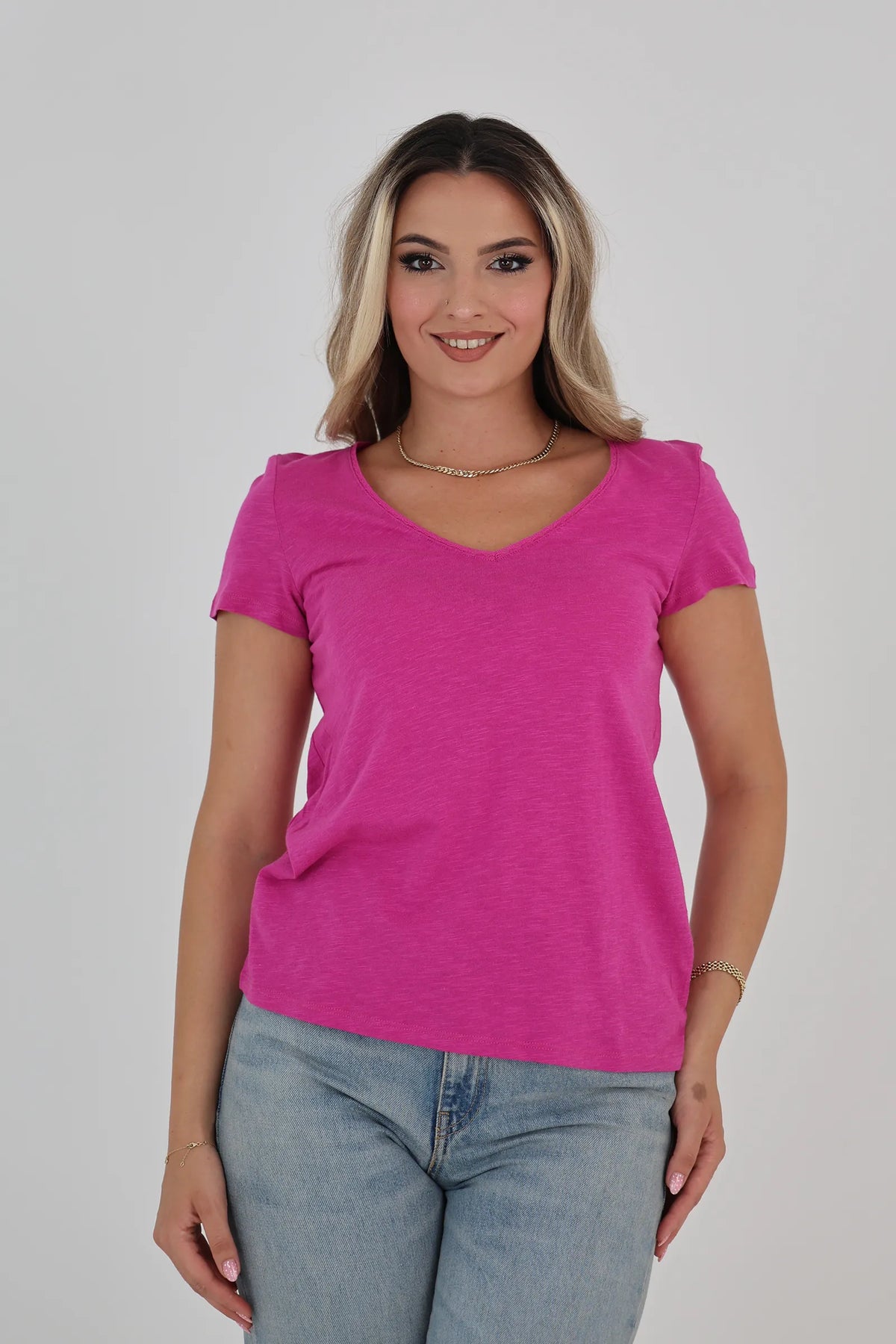 Maice v neck tee