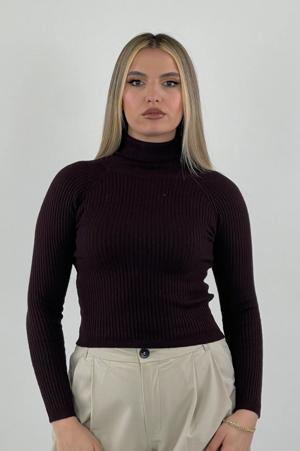 Rrollke fitted rib-knit
