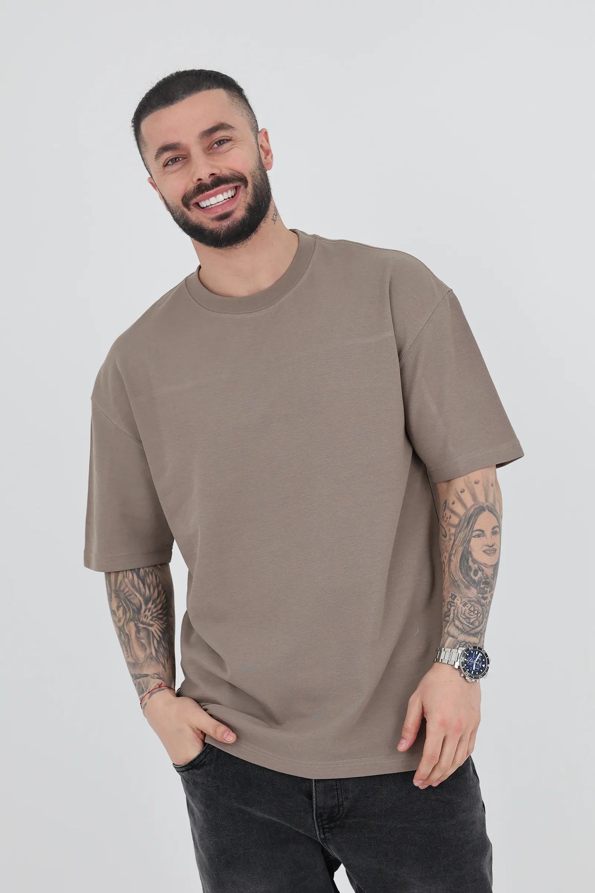 Maice relaxed shoulder