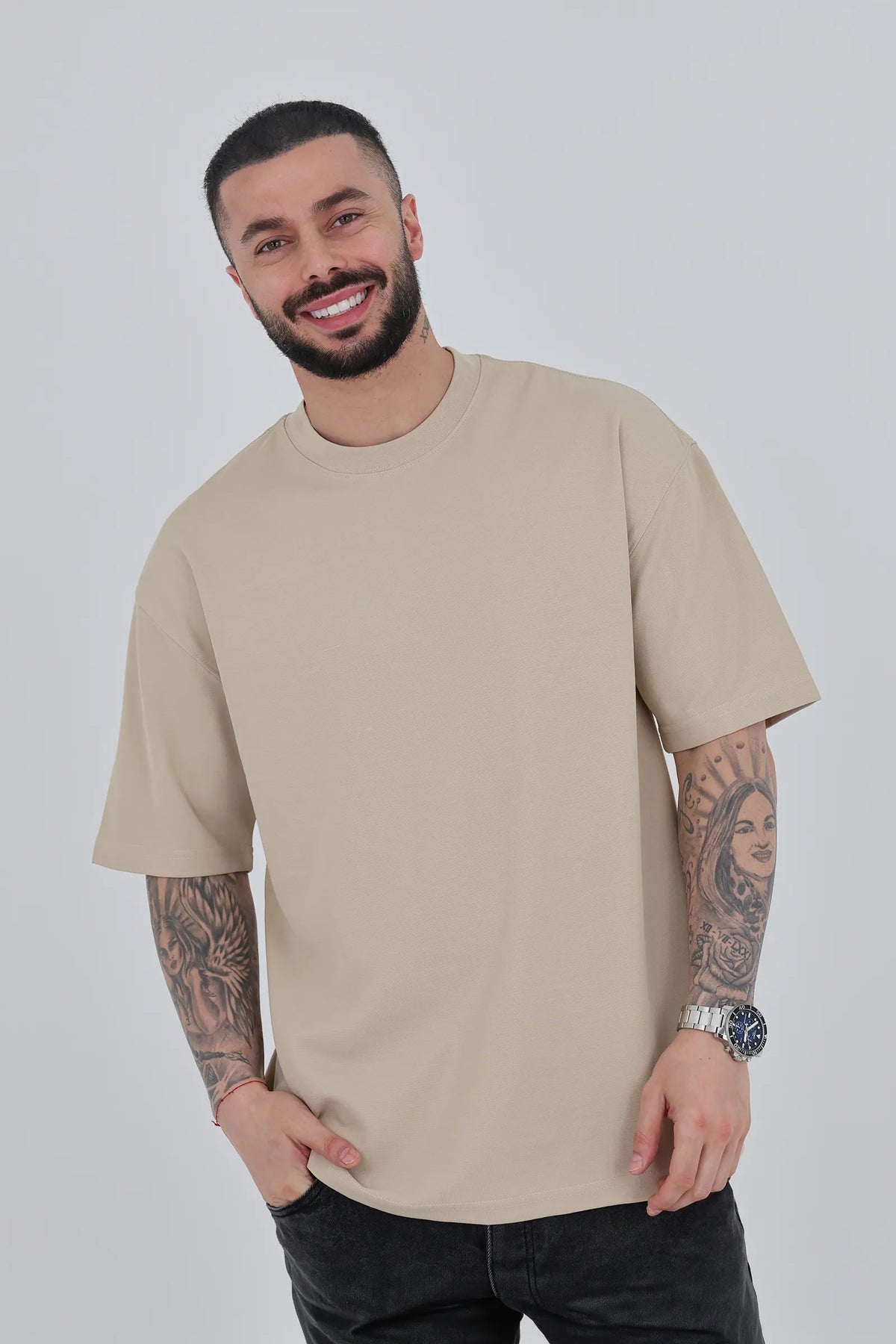 Maice relaxed shoulder