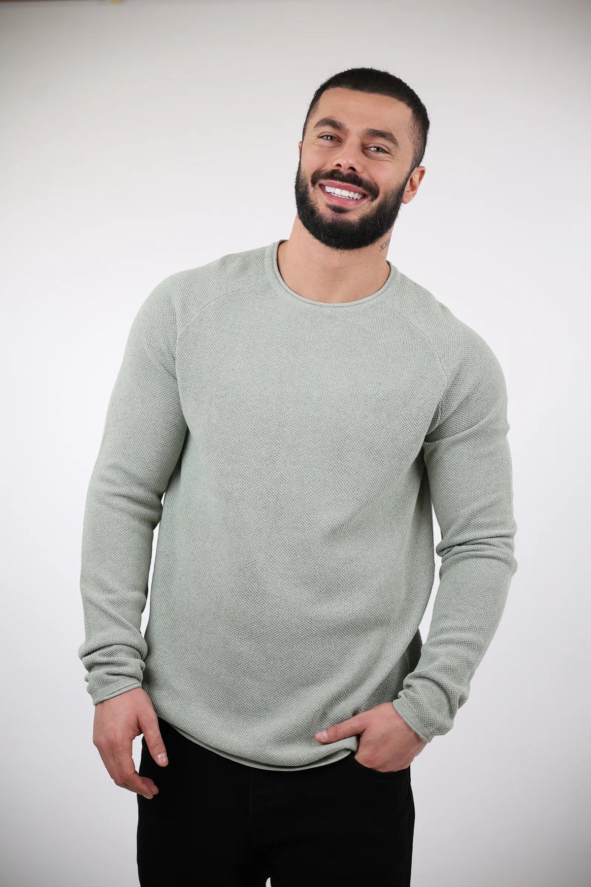 Xhemper solid round neck
