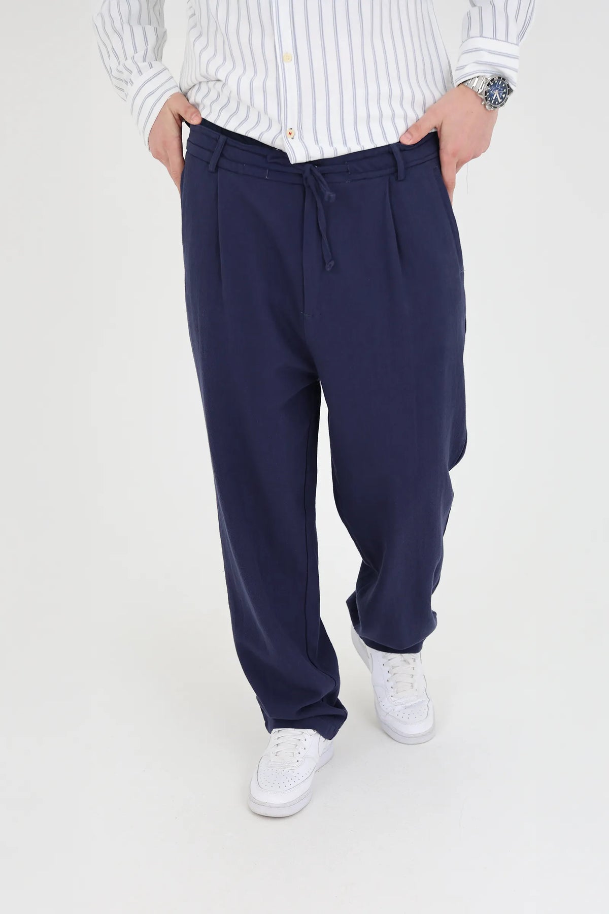 Pantallona form pleat