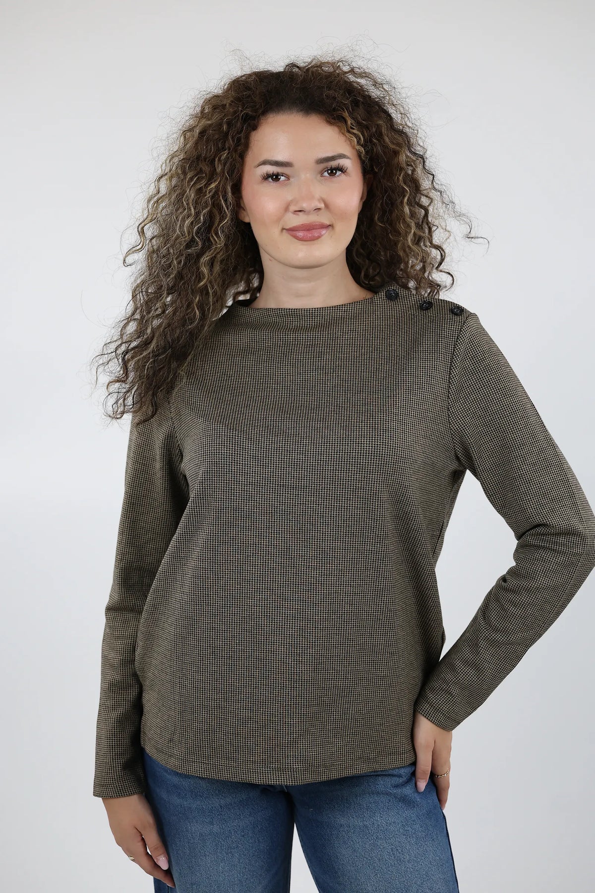 Bluze shoulder buttons