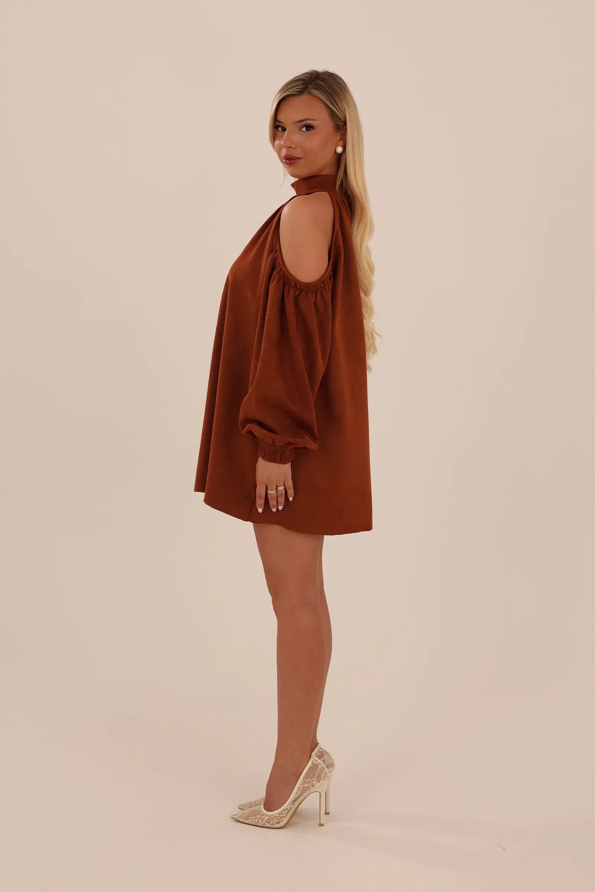 Fustan cold shoulder