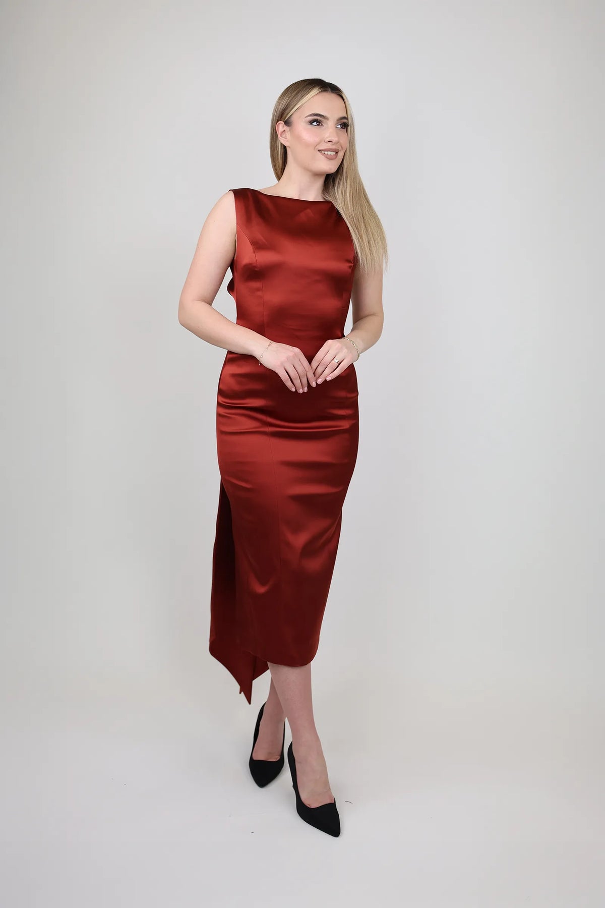 Fustan satin boat neck