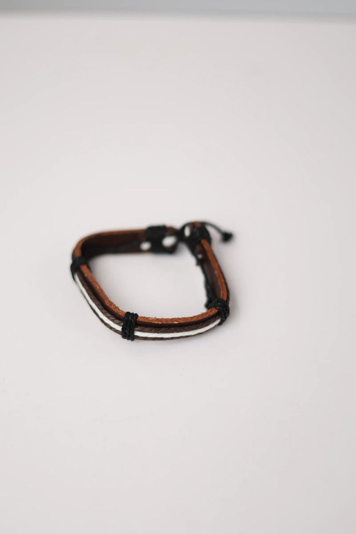 Aksesor black brown leather