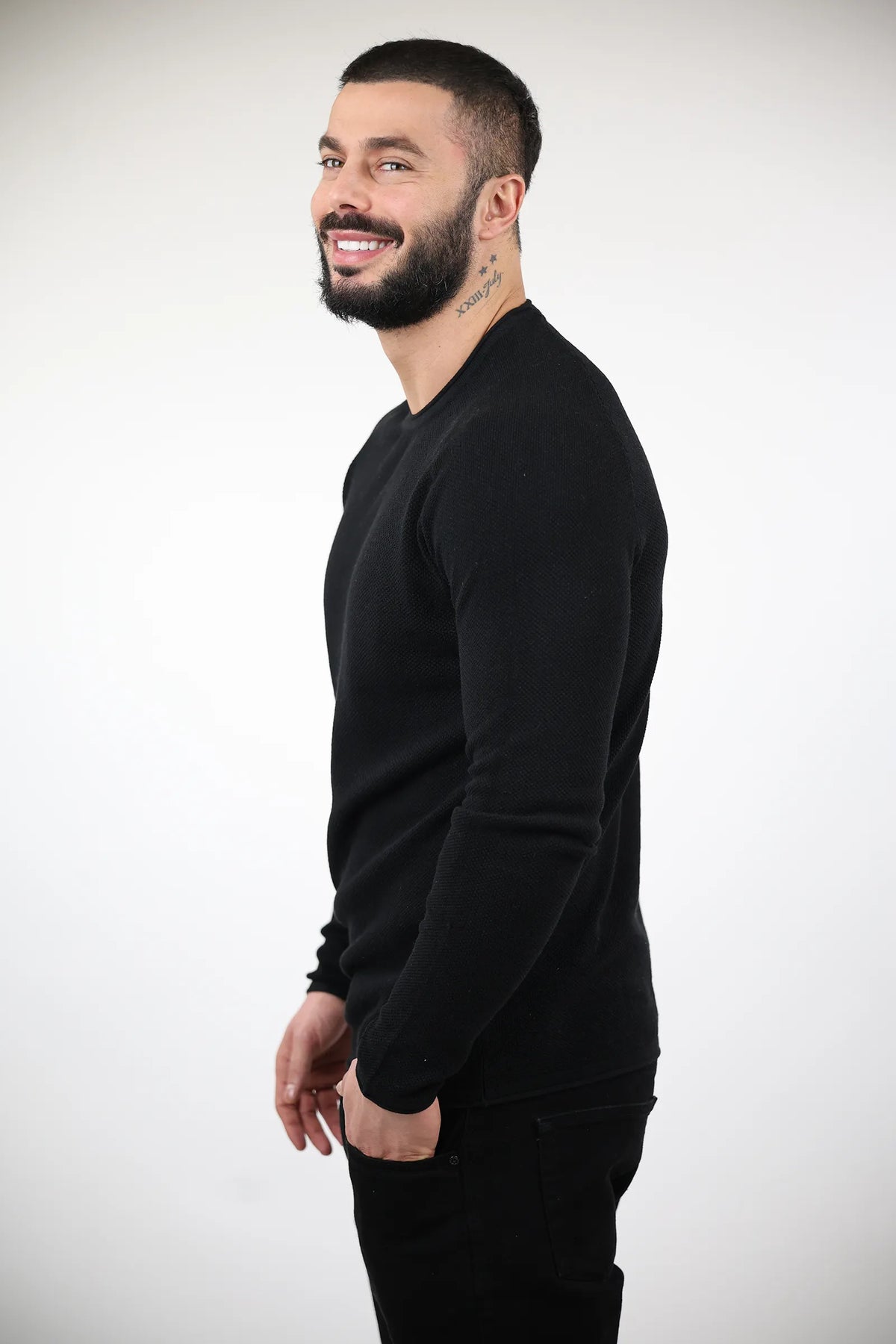 Xhemper solid round neck