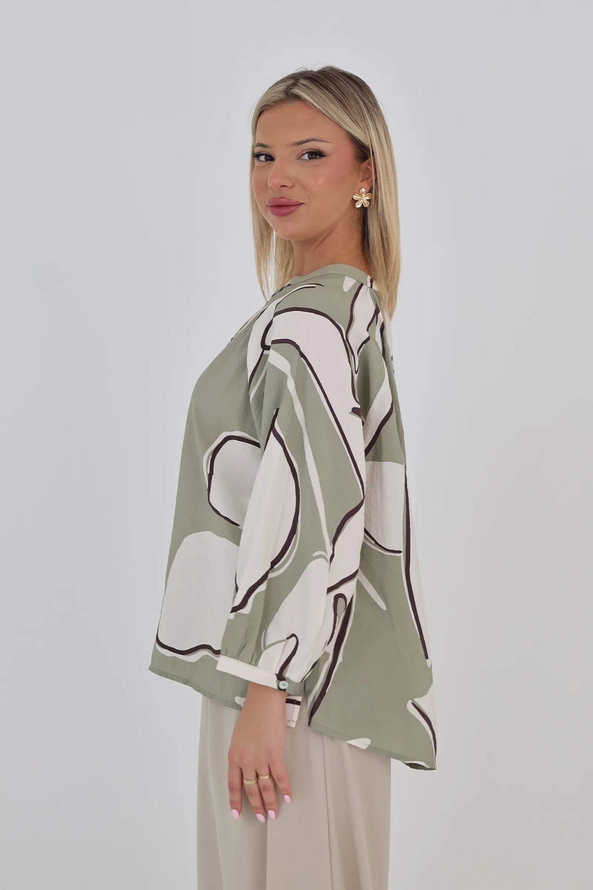 Kemishe abstract floral