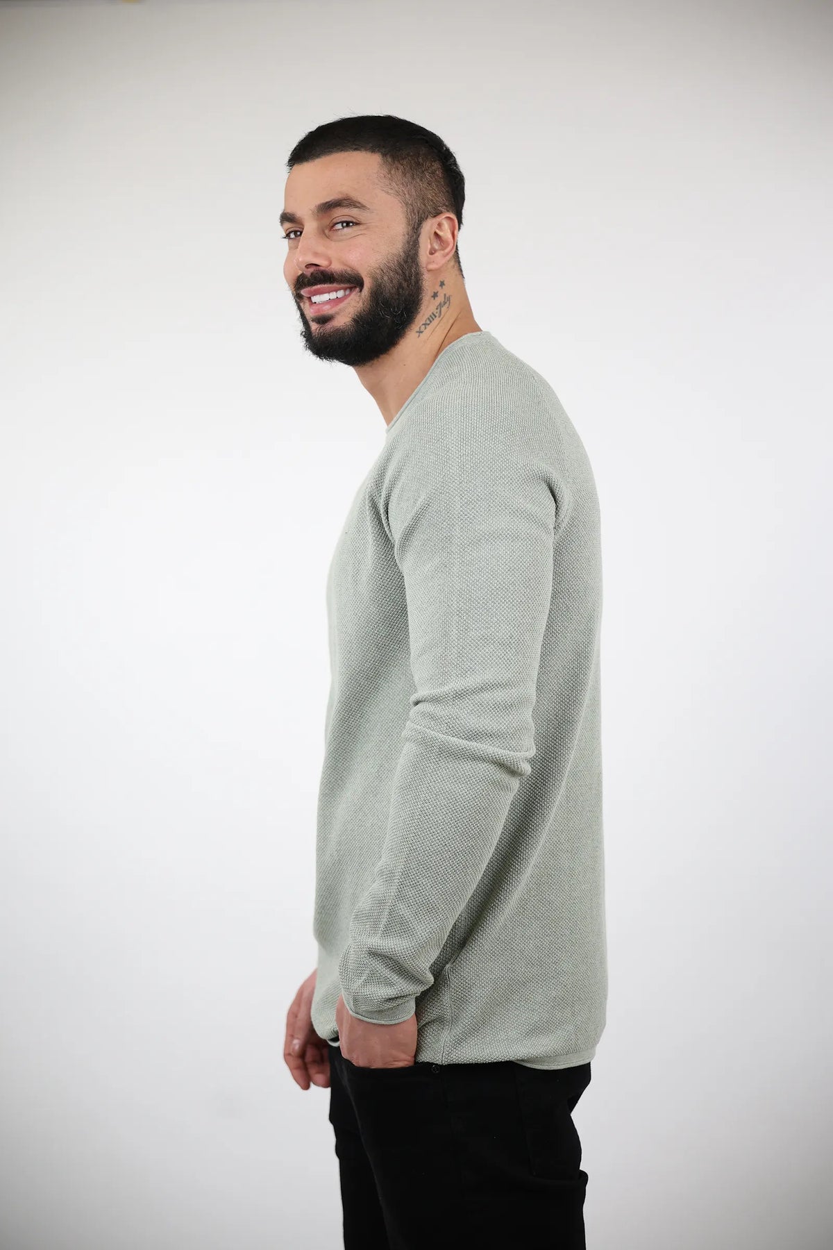 Xhemper solid round neck