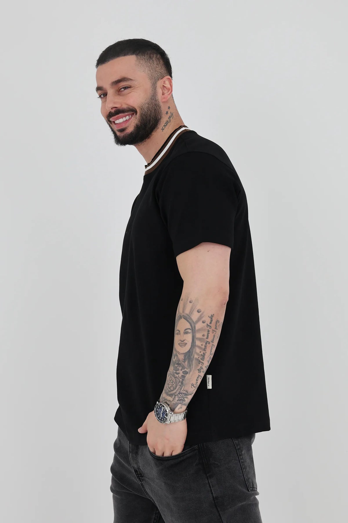 Maice contrast ribbed neck