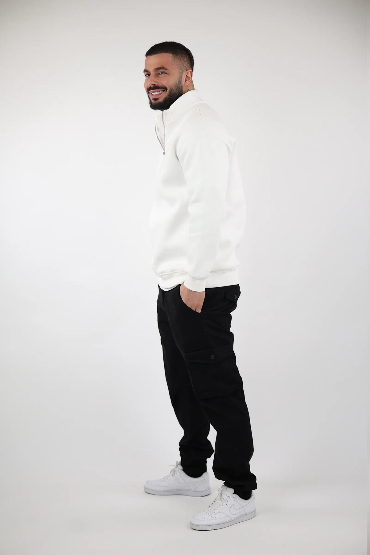 Duks Collar And Zipper