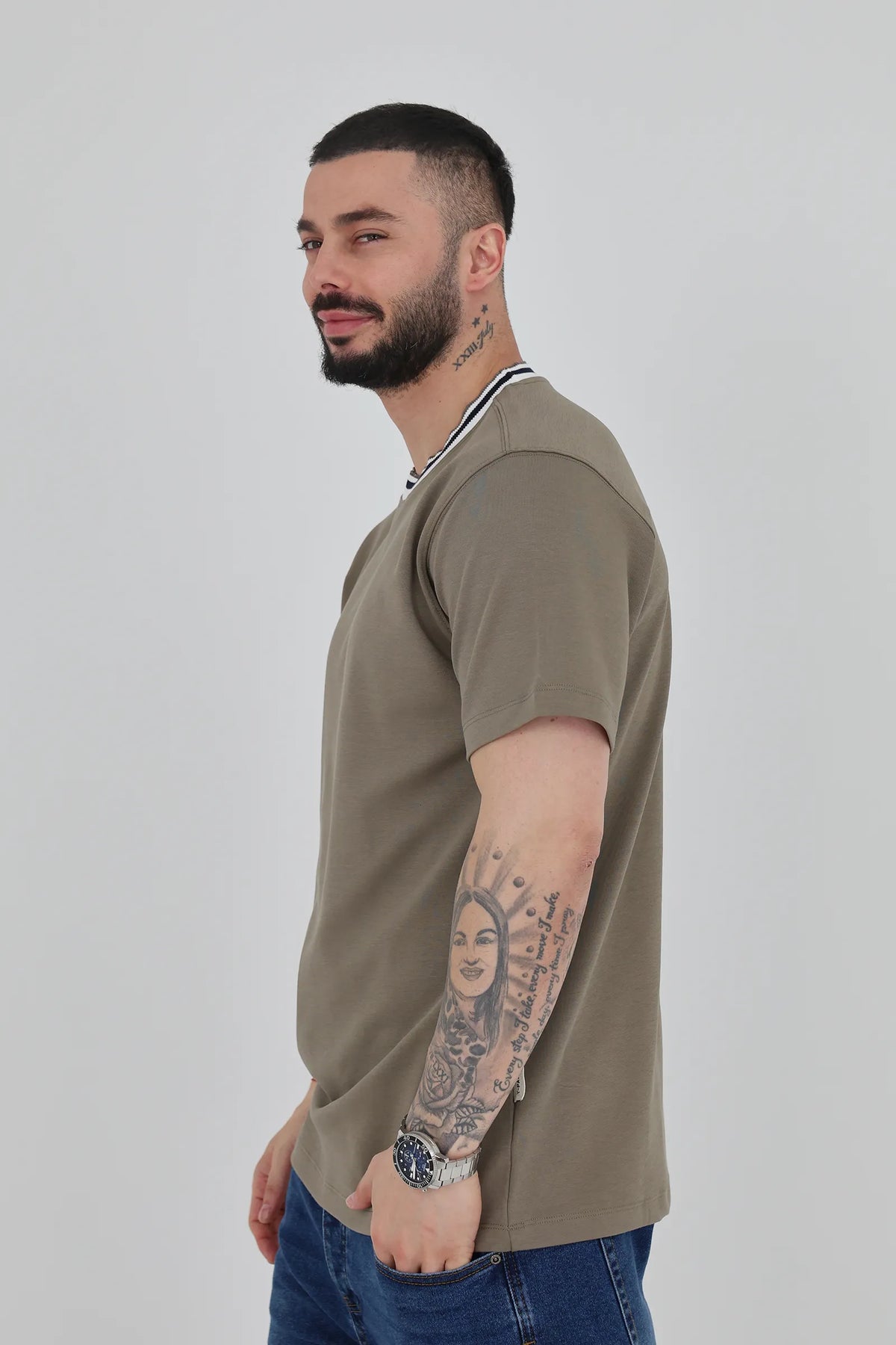 Maice contrast ribbed neck