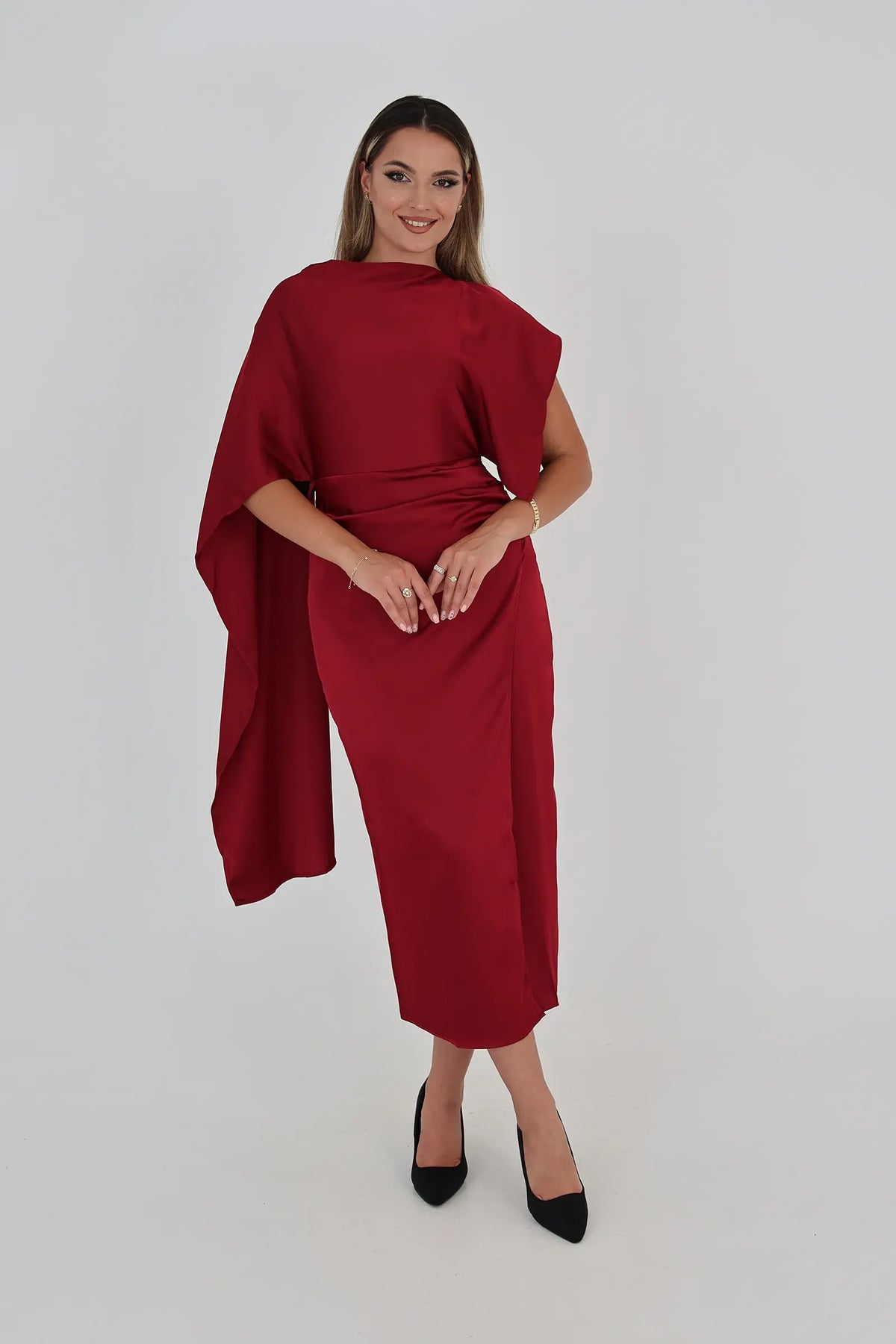 Fustan flowing cape-like