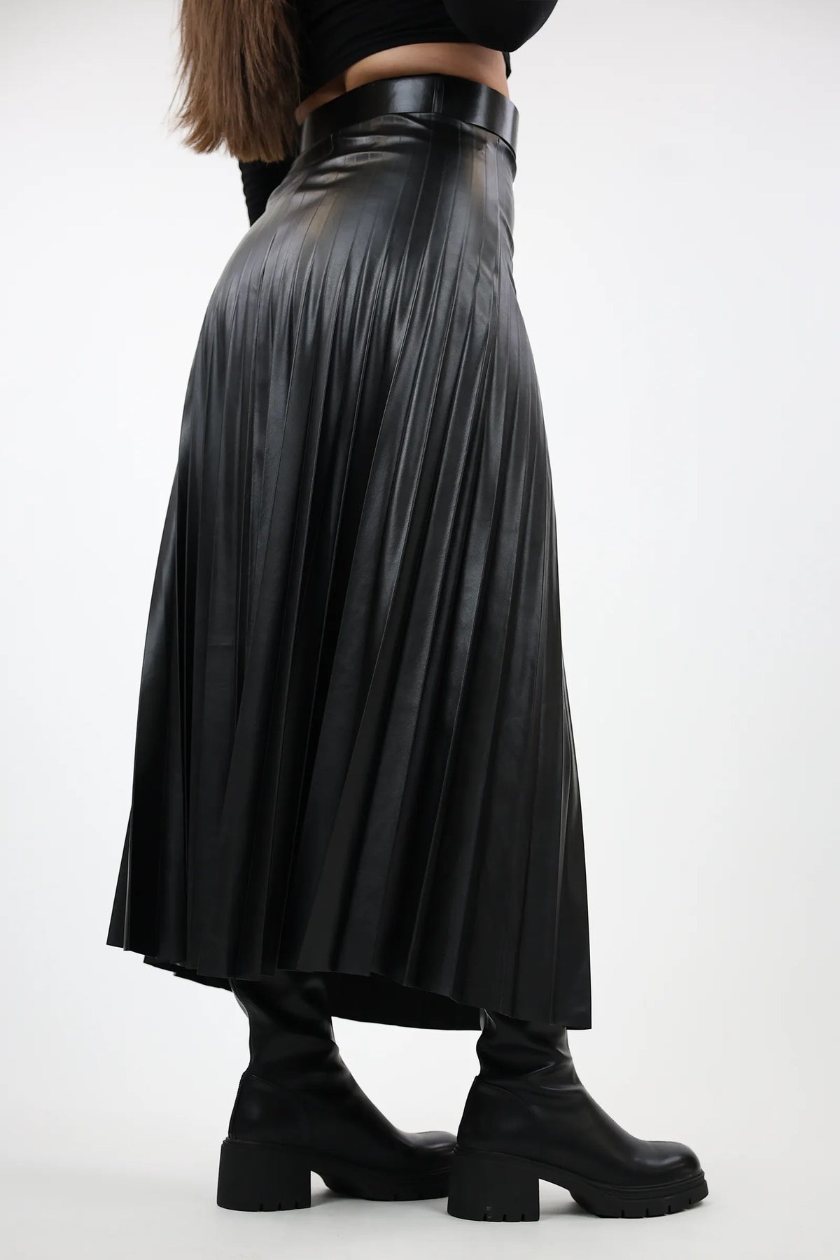 Fund pleated a line