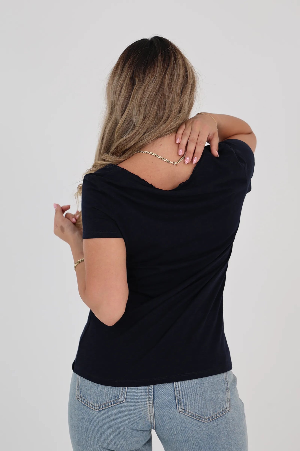 Maice v neck tee