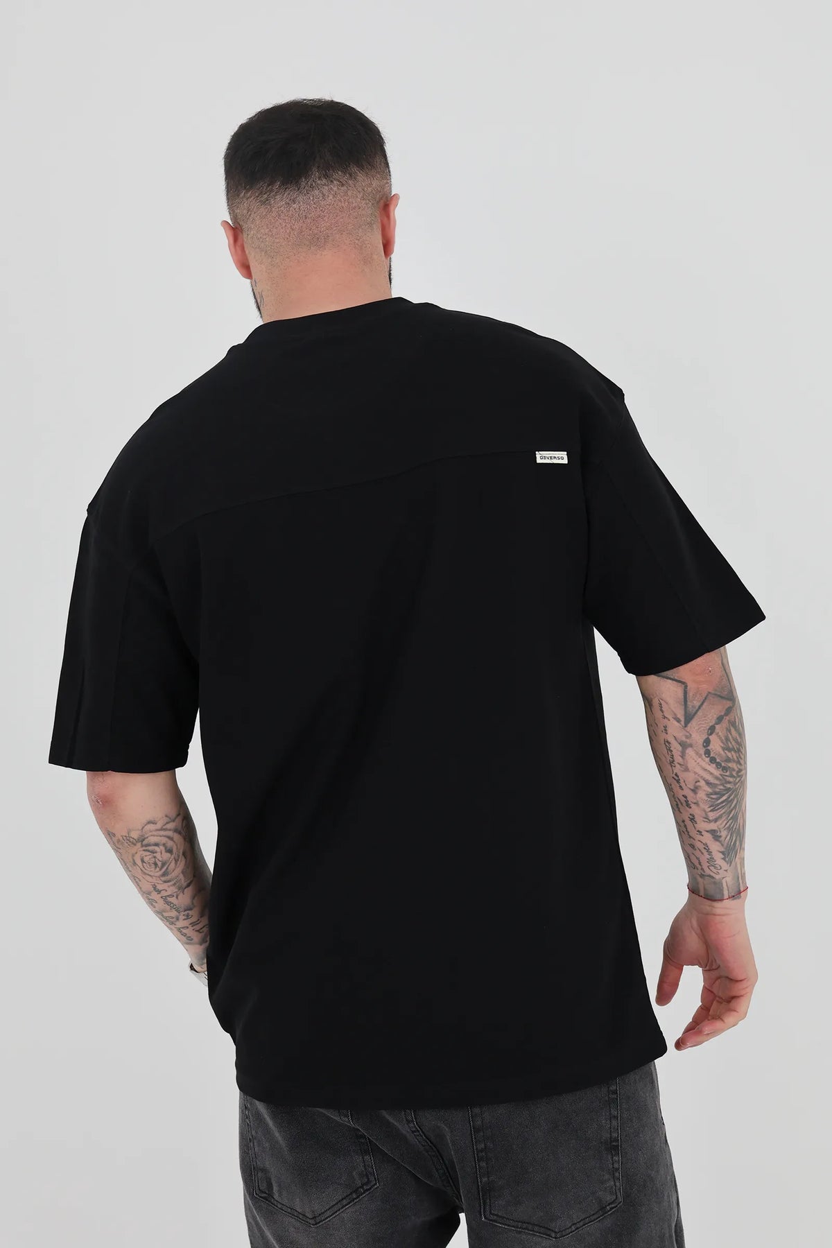 Maice relaxed shoulder