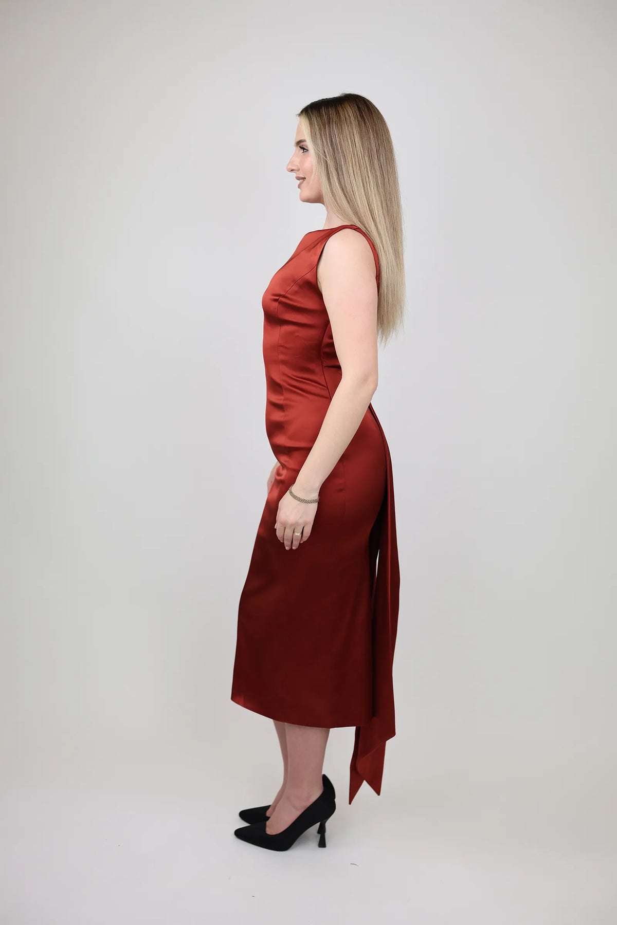 Fustan satin boat neck