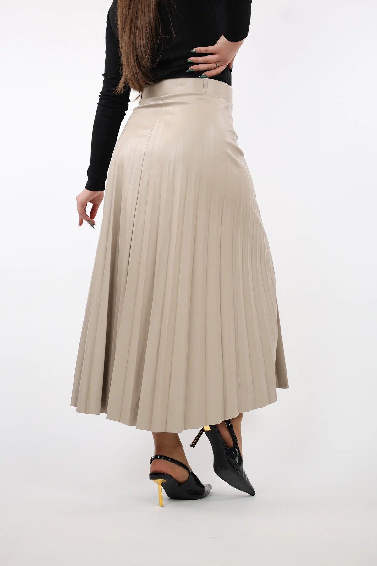 Fund pleated a line