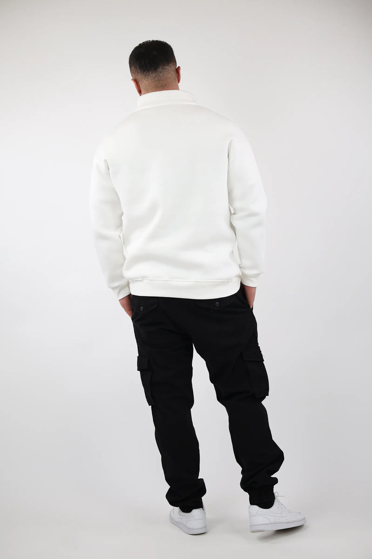 Duks Collar And Zipper