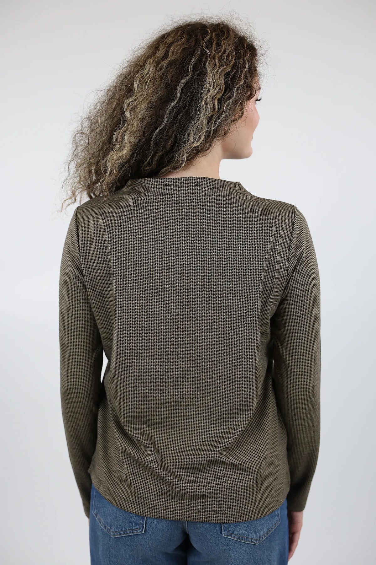 Bluze shoulder buttons