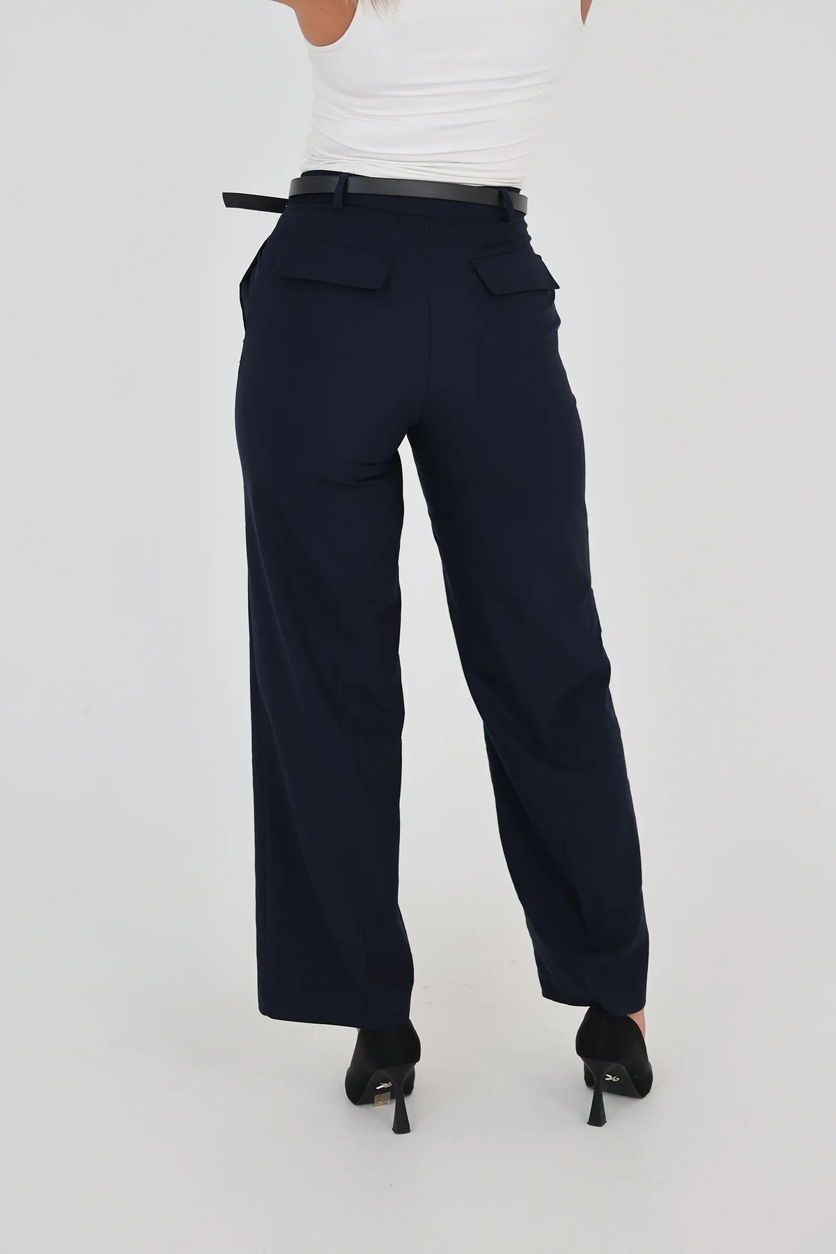 Pantallona with belt