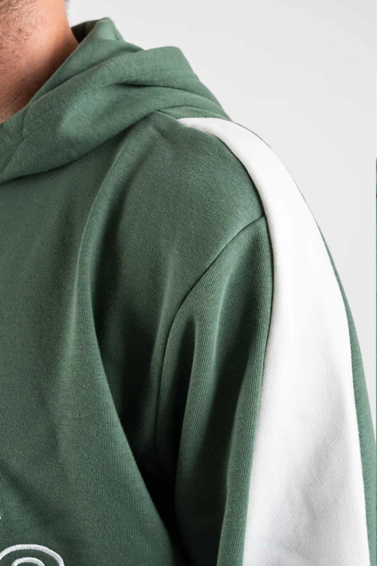 DUKS ADIDAS FI BOS OH HOODIE GREEN HM7876