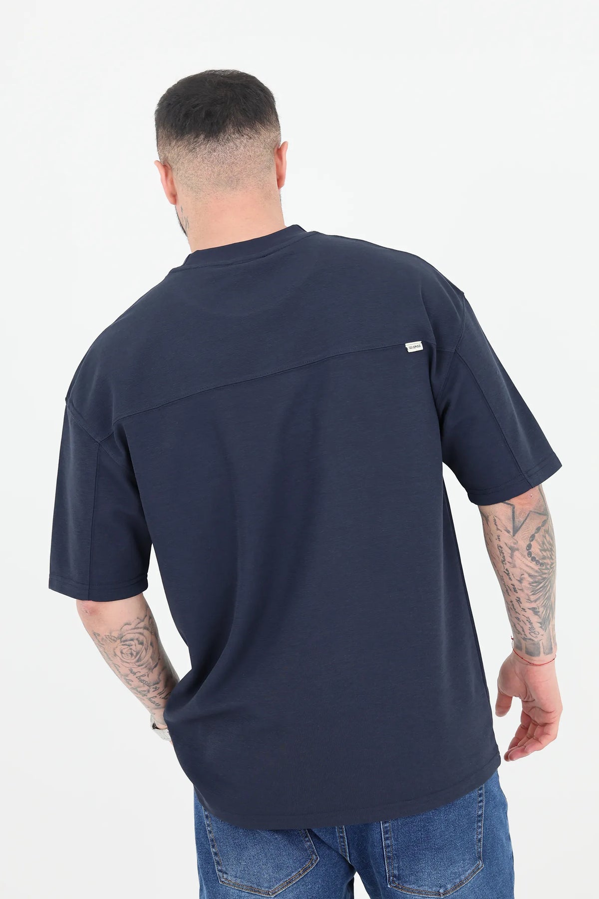 Maice relaxed shoulder