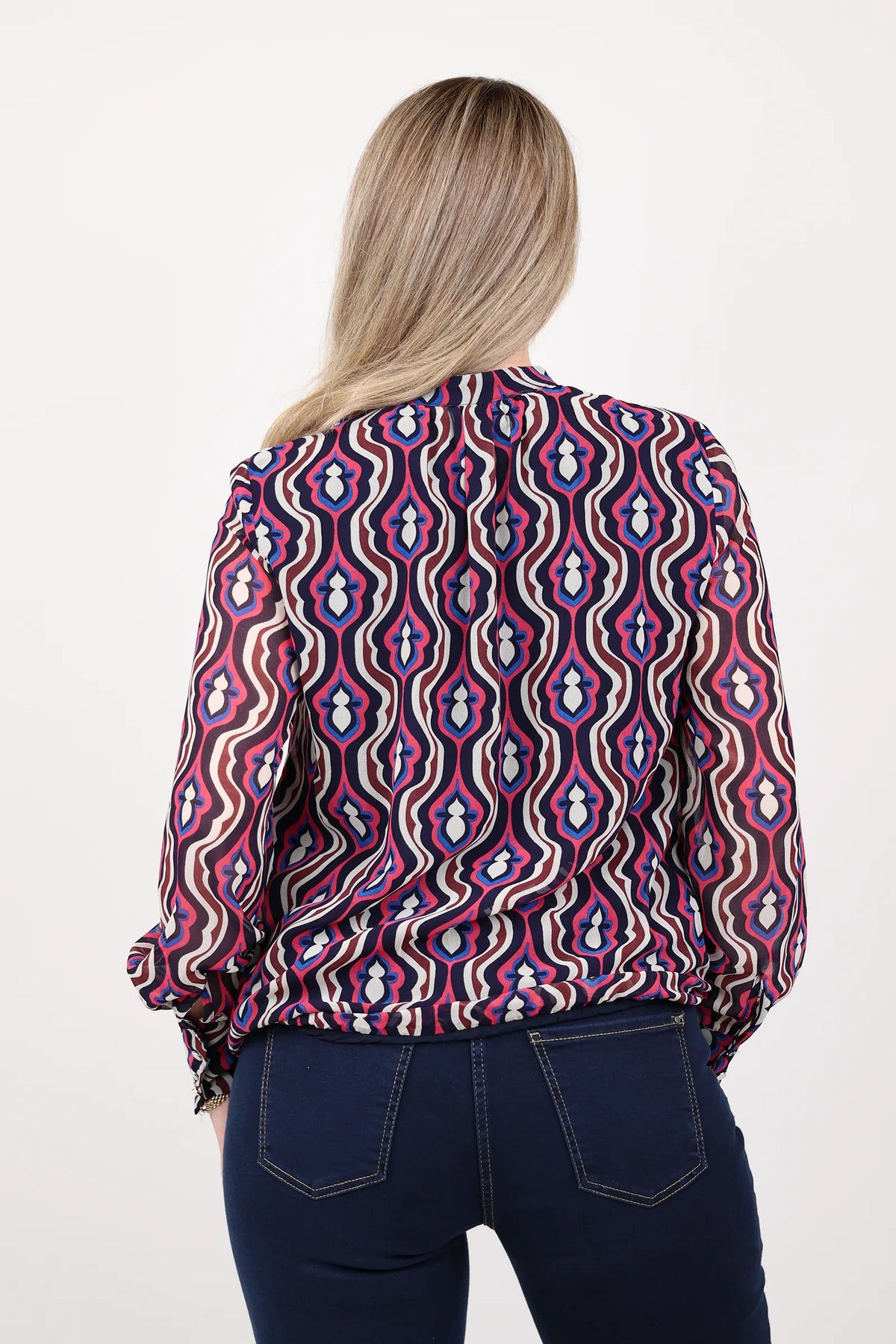 Kemishe retro geometric