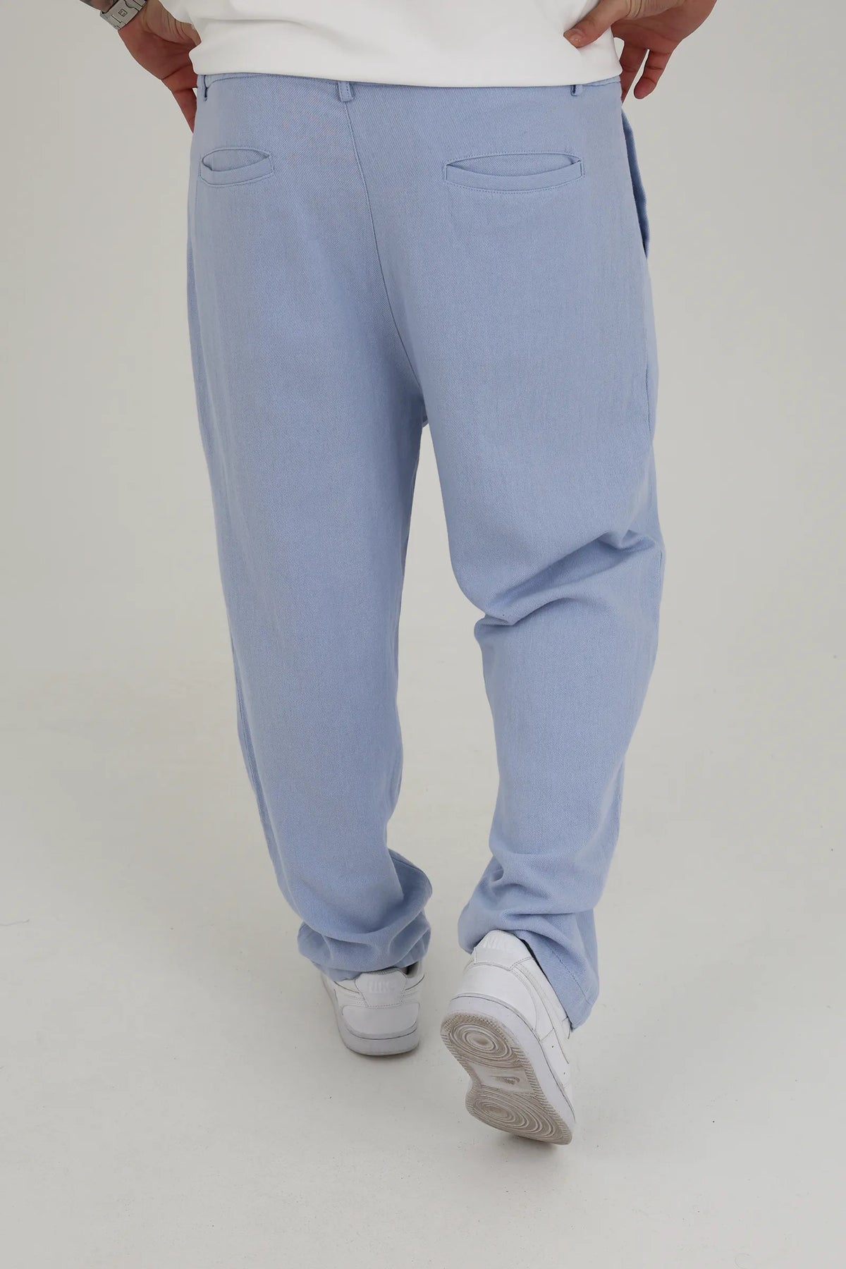 Pantallona form pleat