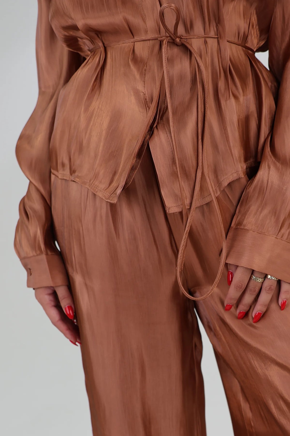 Pantallona silk look