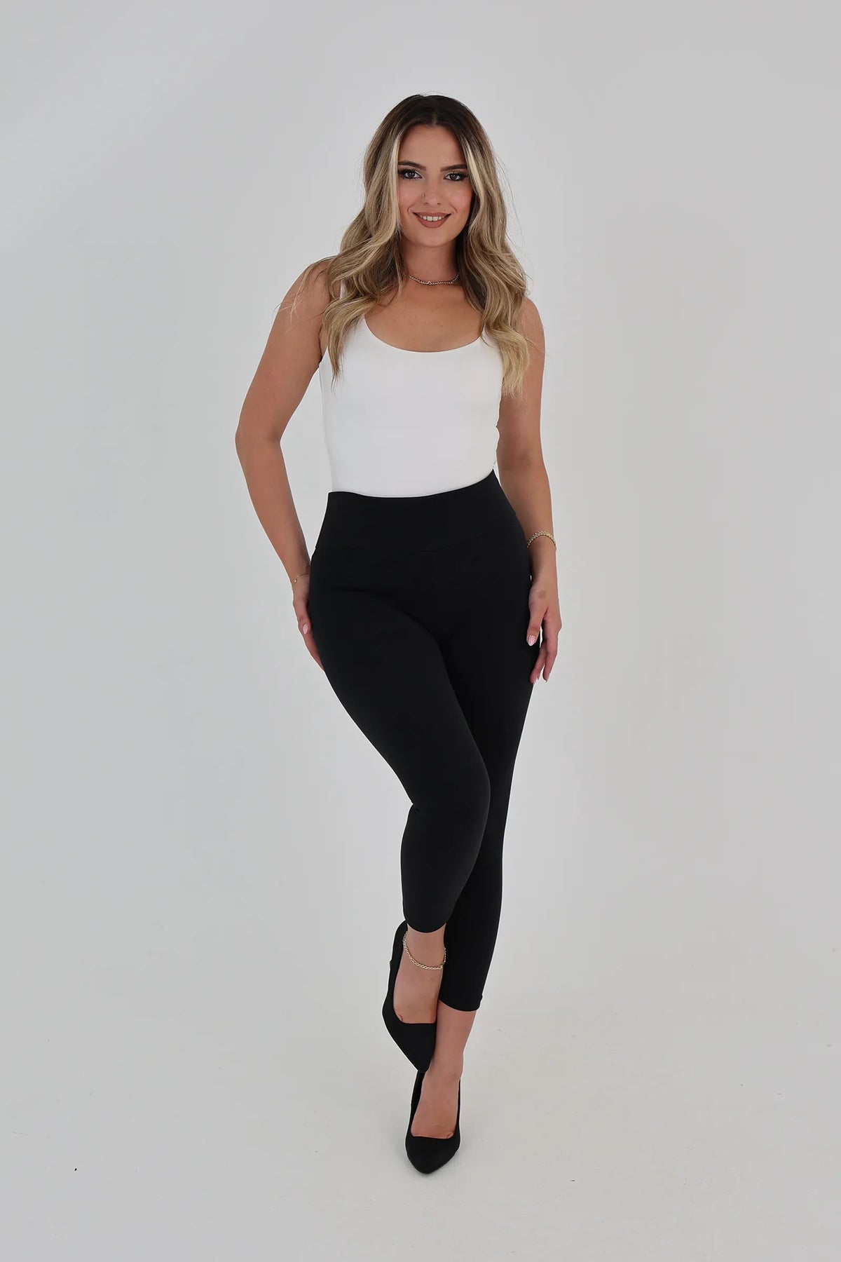 Hellanke absolute black