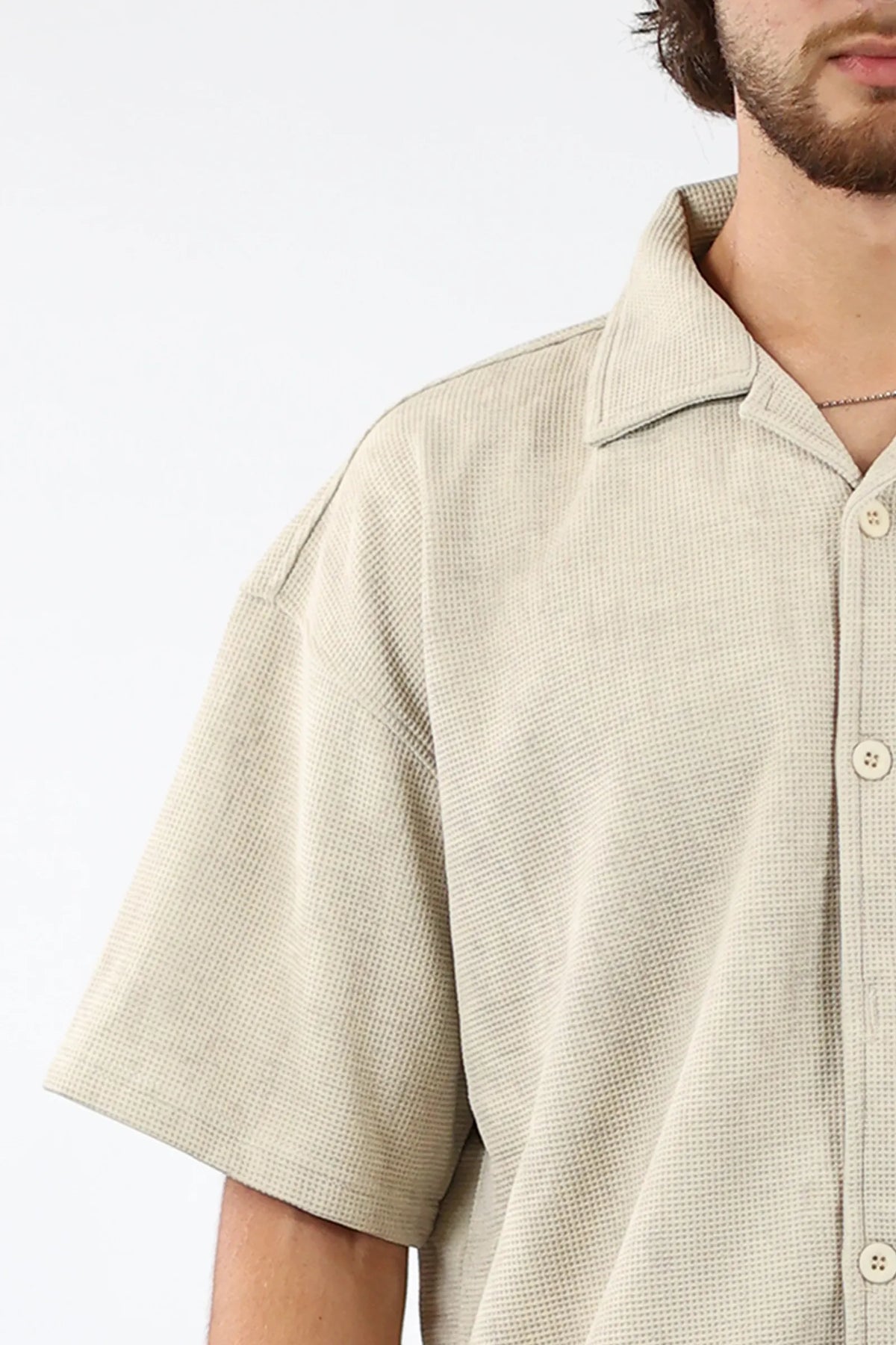 Kemishe cuban collar