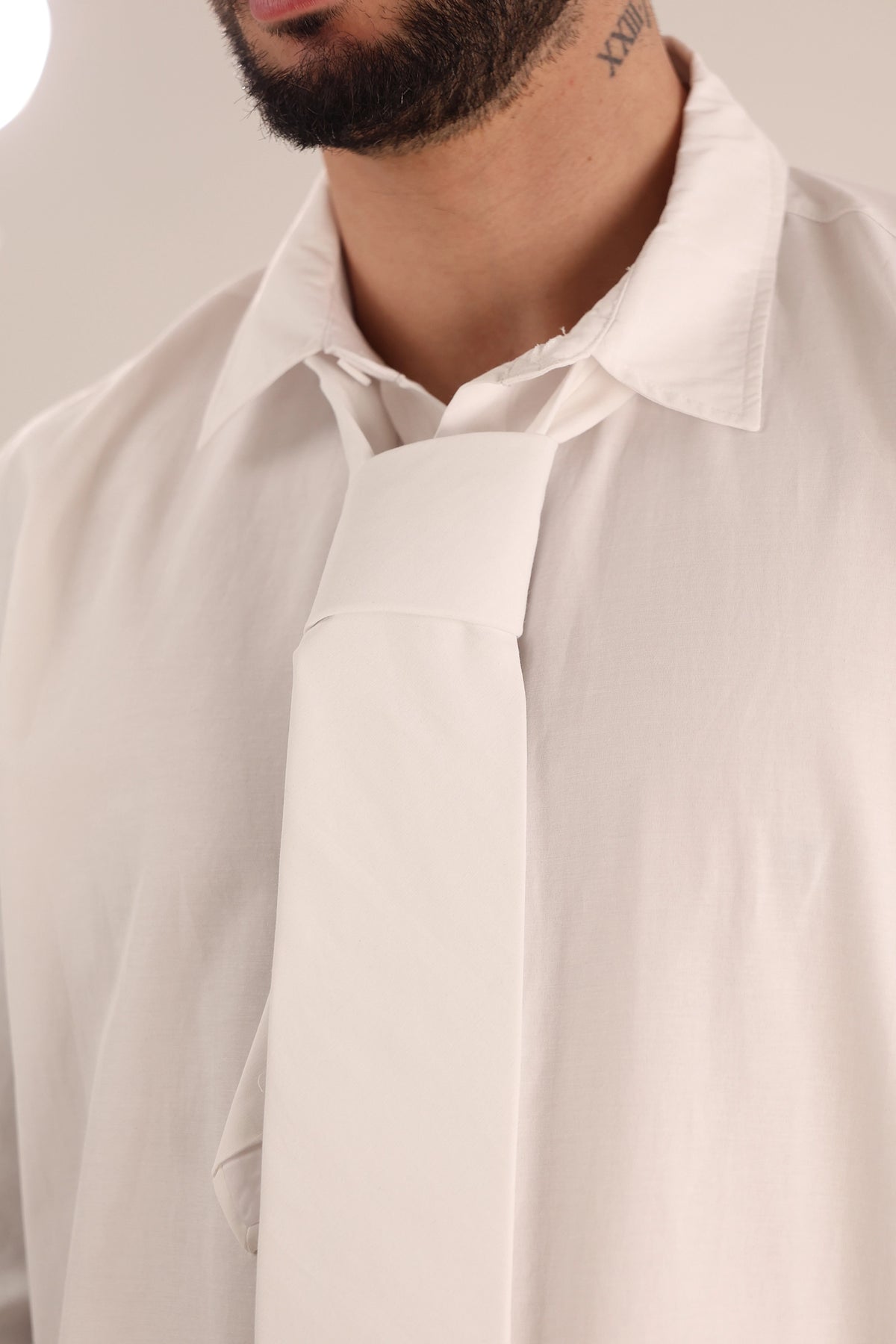 Kemishe shirt with tie