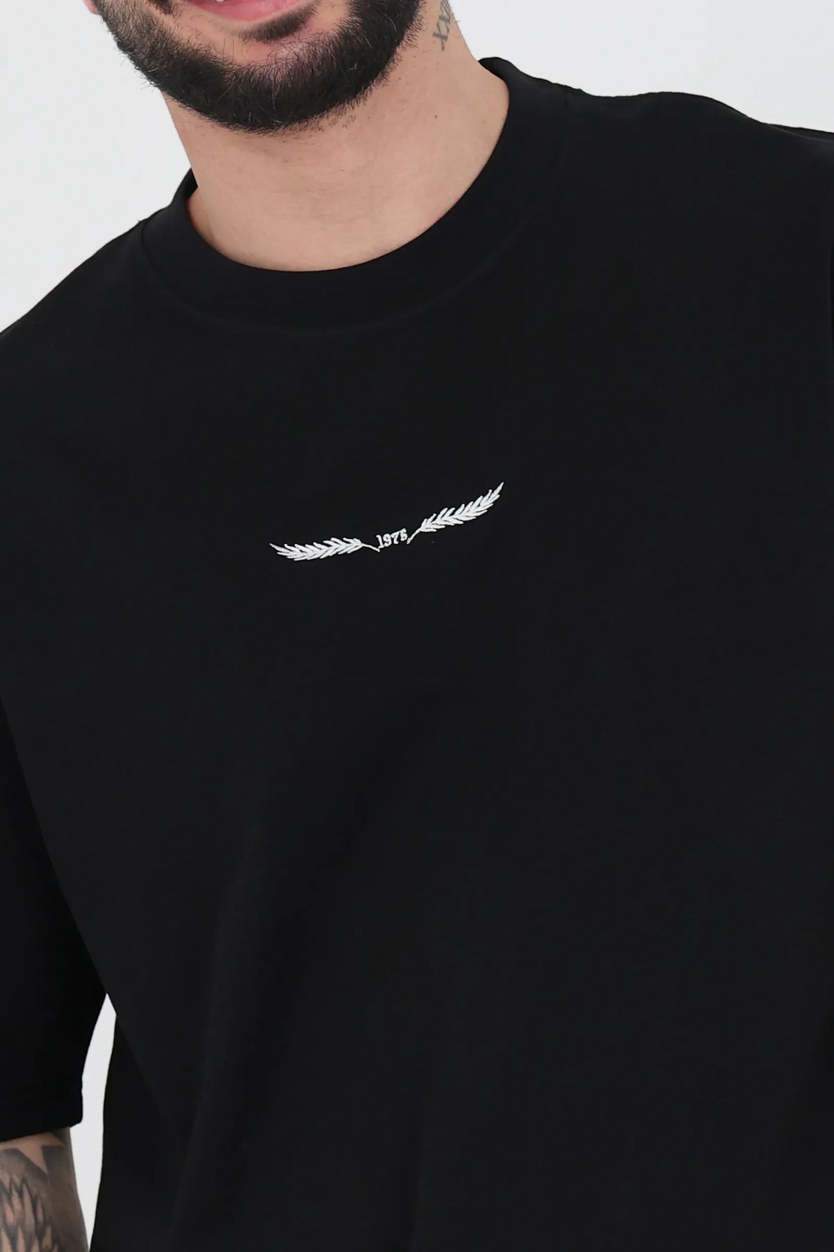 Maice white wing graphic
