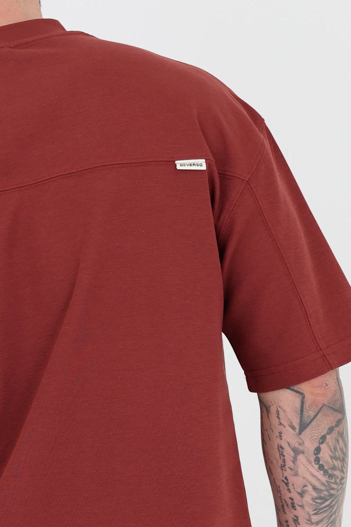 Maice relaxed shoulder