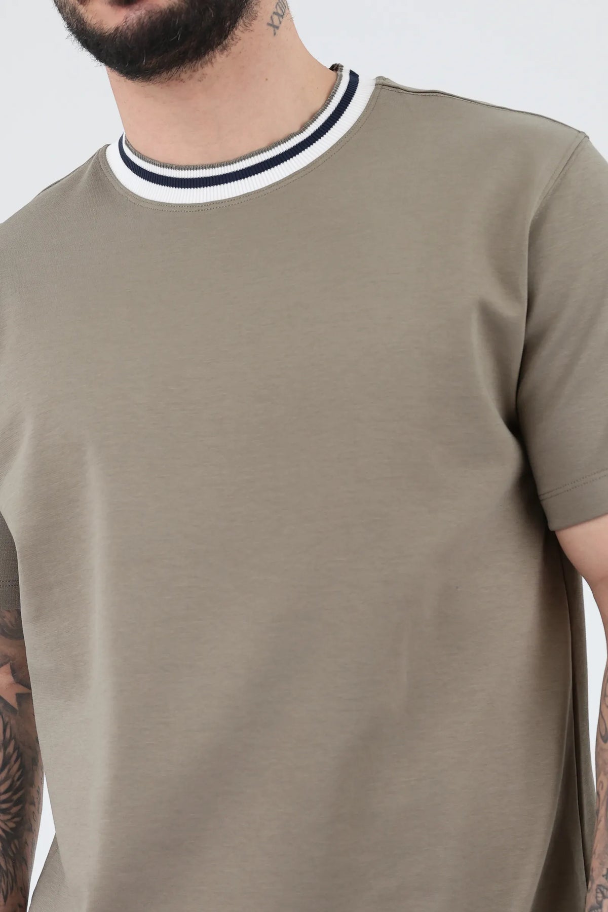 Maice contrast ribbed neck