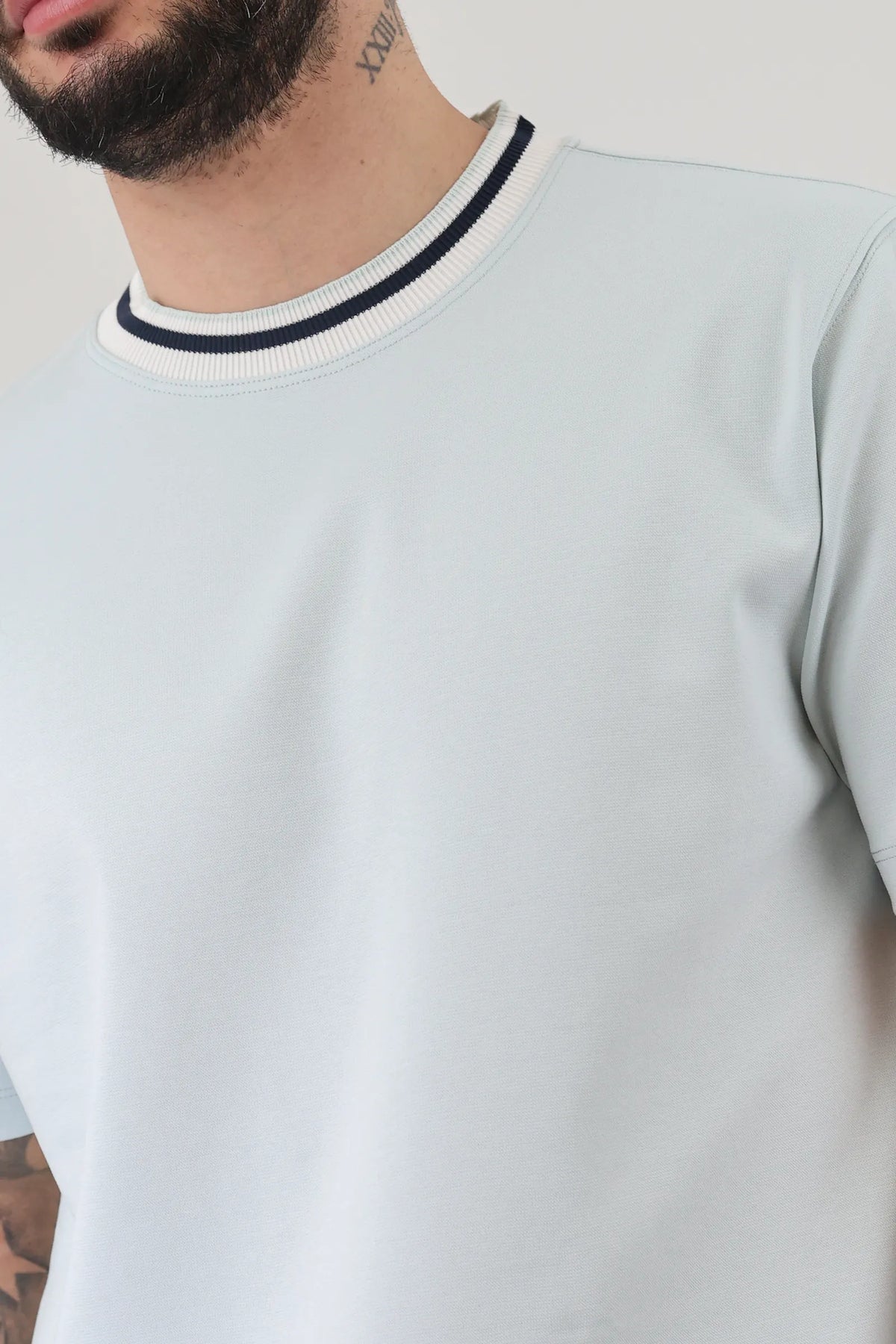 Maice contrast ribbed neck