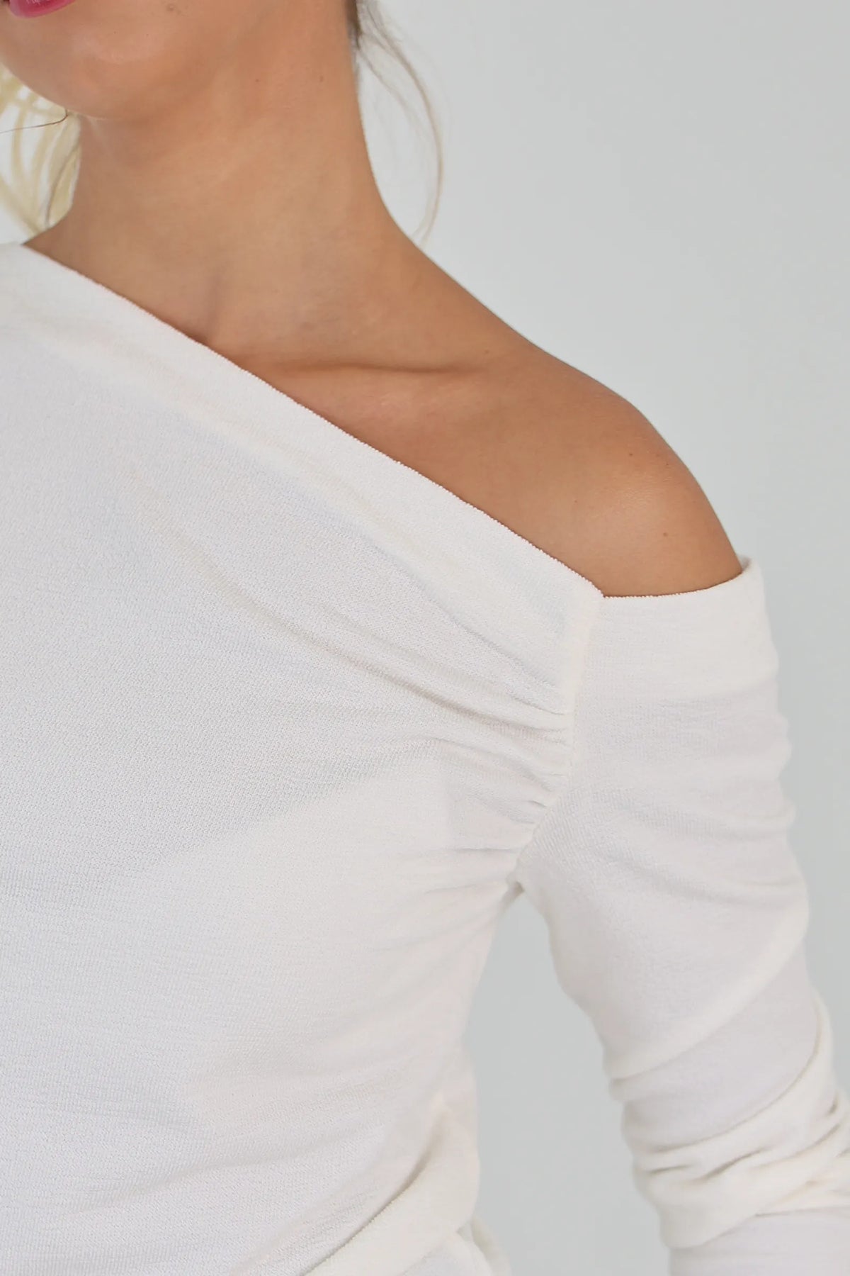 Bluze asymmetric neck
