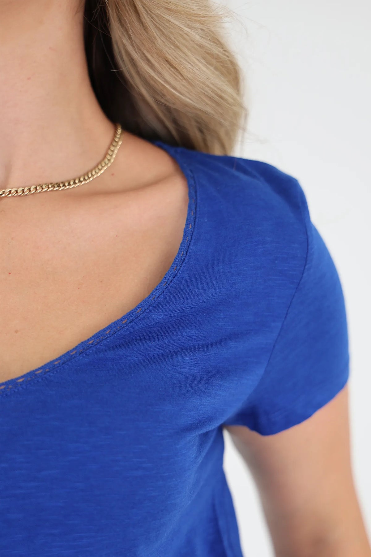 Maice v neck tee