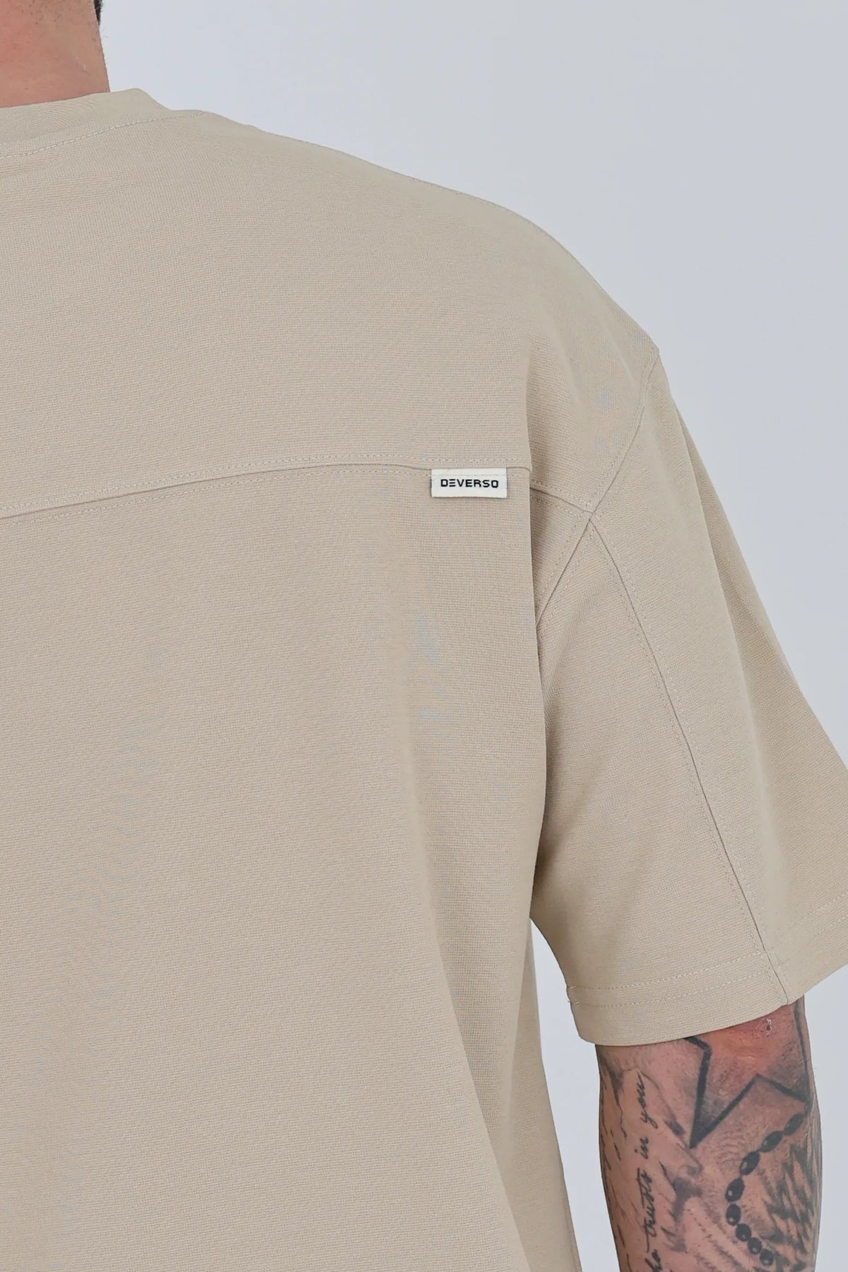 Maice relaxed shoulder