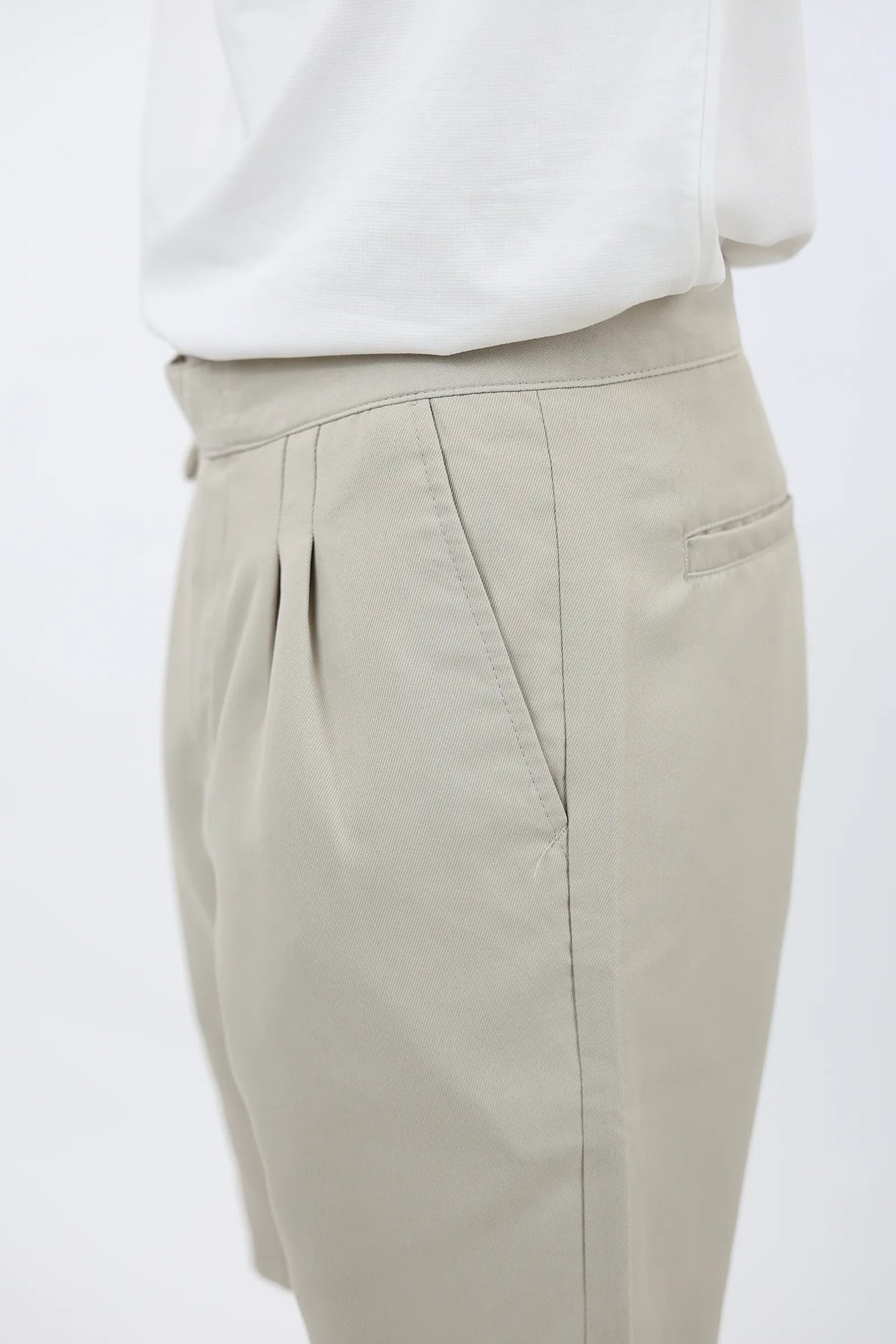 Pantallona belted