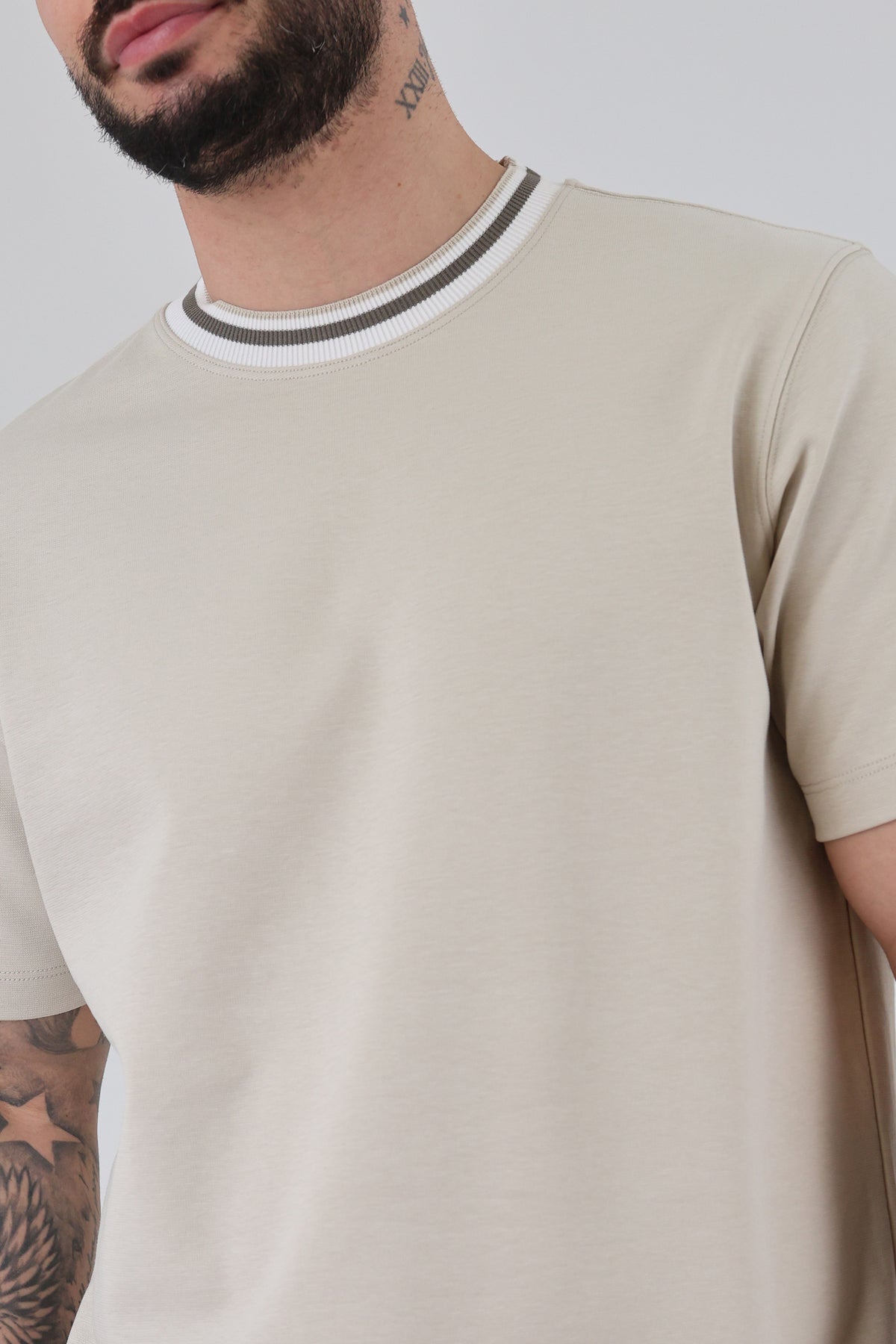 Maice contrast ribbed neck
