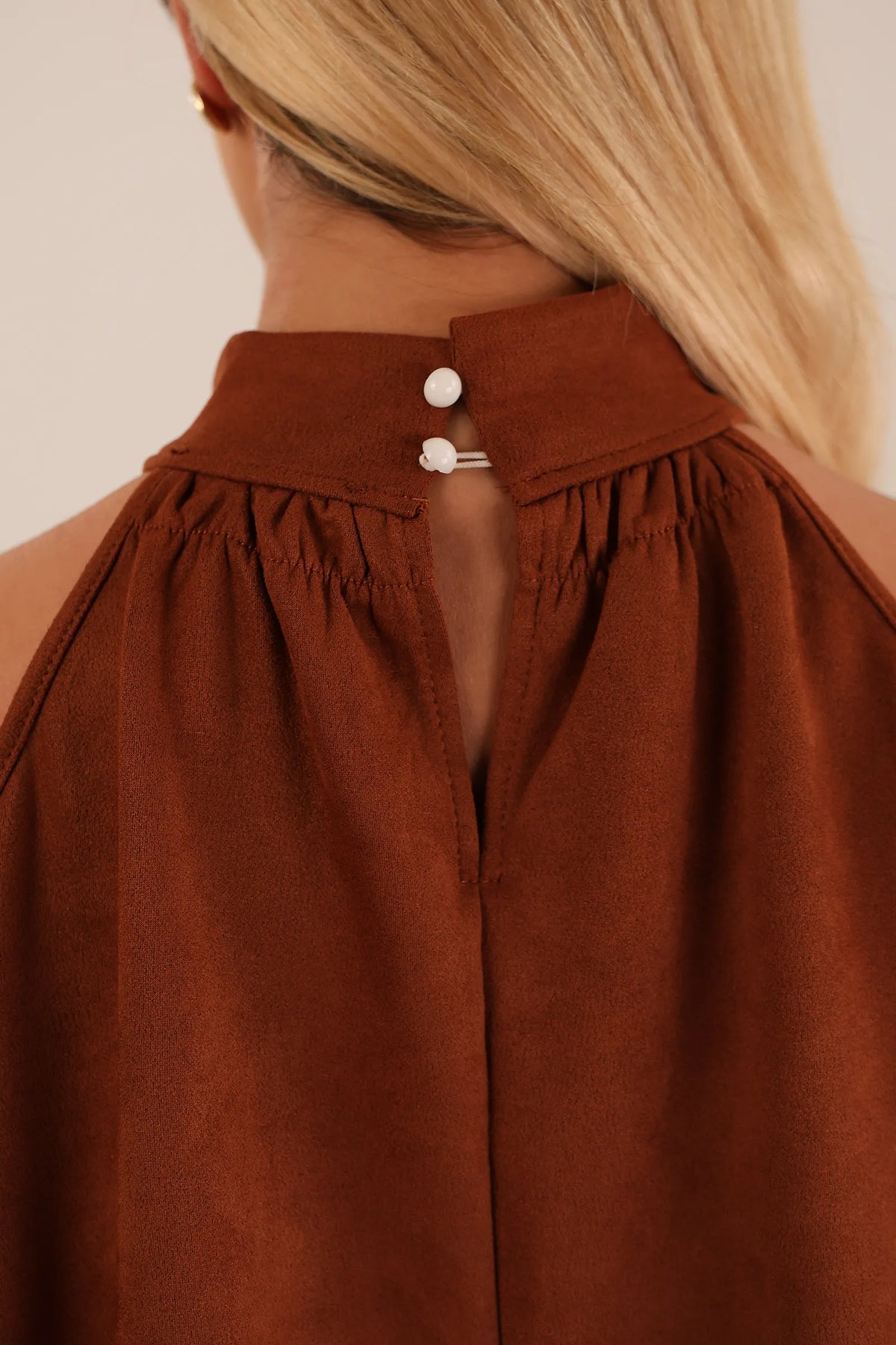 Fustan cold shoulder