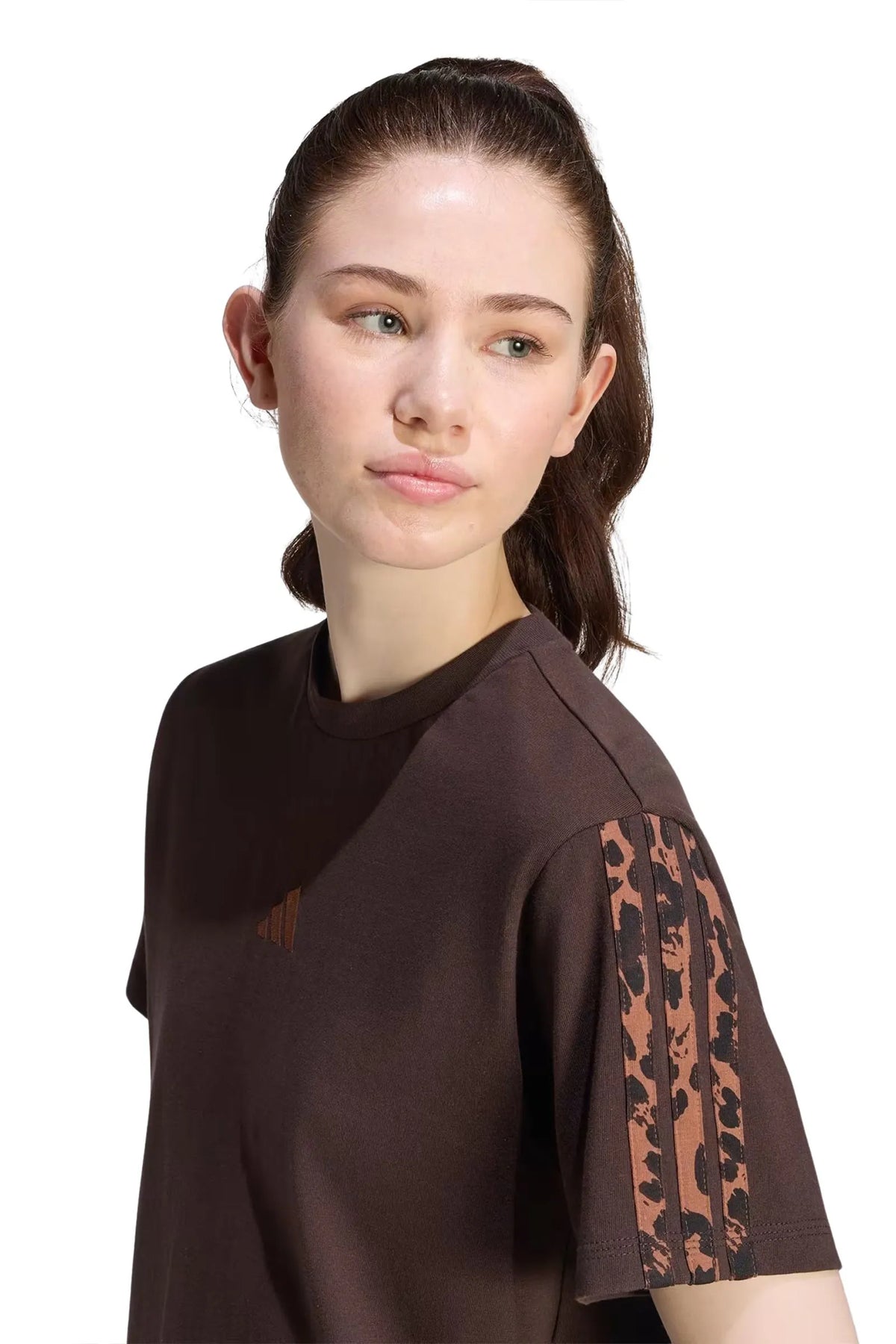 Maice adidas remera seasonal essentials animal print 3 tiras KV9298