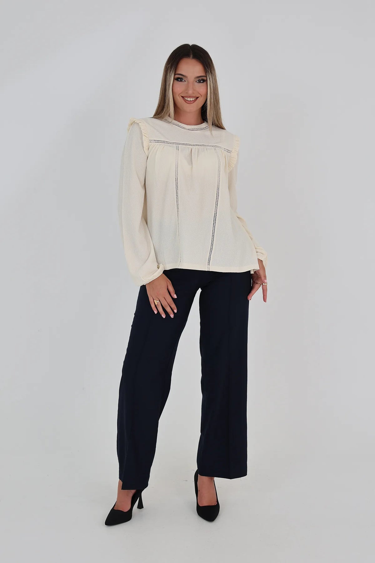 Bluze ruffled shoulders